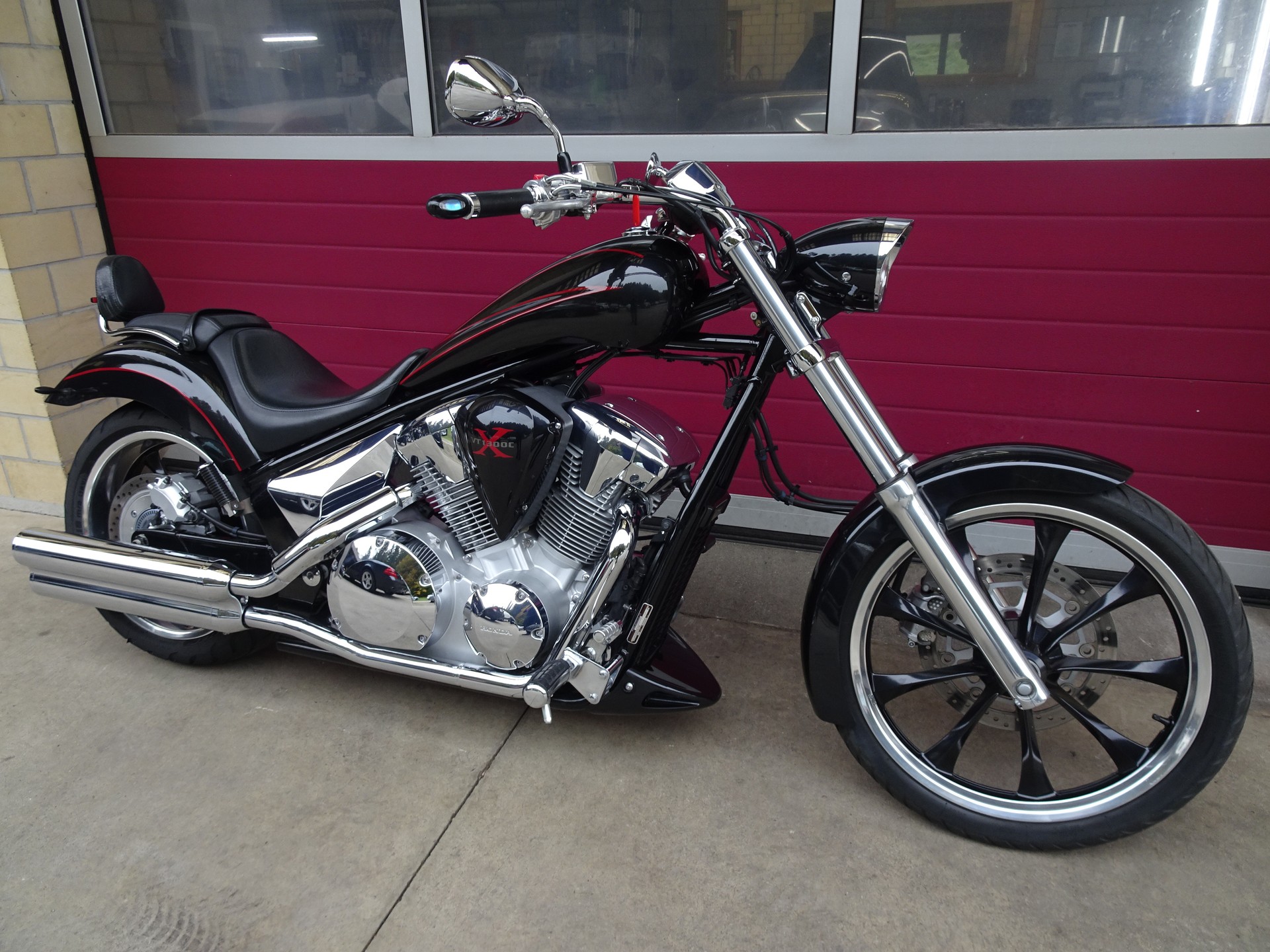 HONDA VT 1300 CX ABS-showroom-element-2