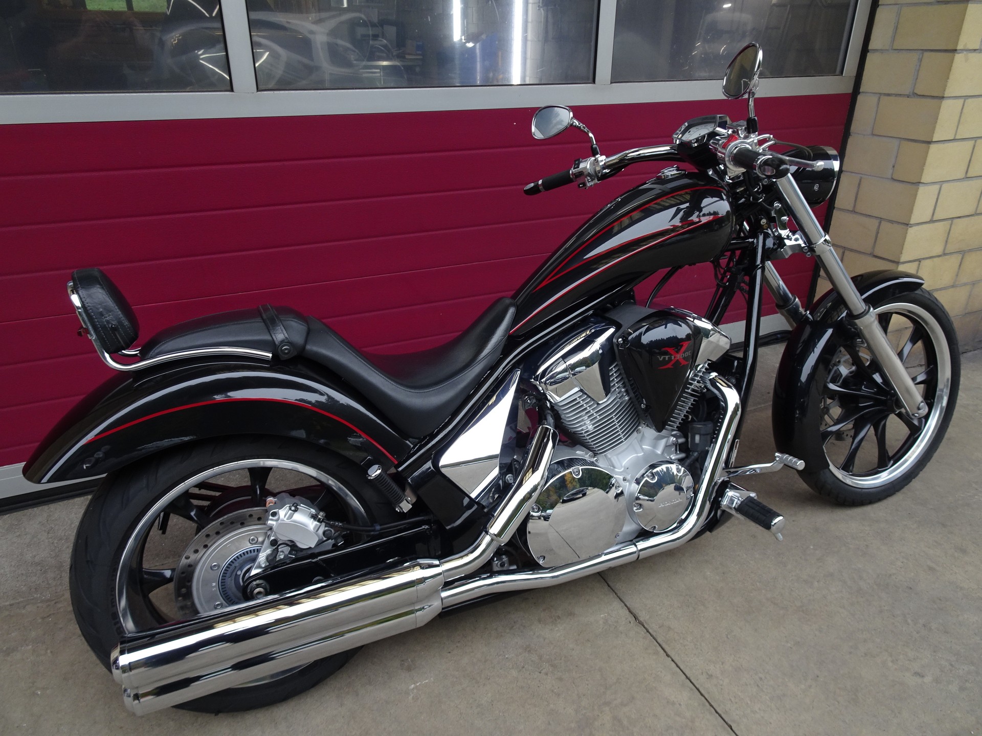 HONDA VT 1300 CX ABS-showroom-element-3