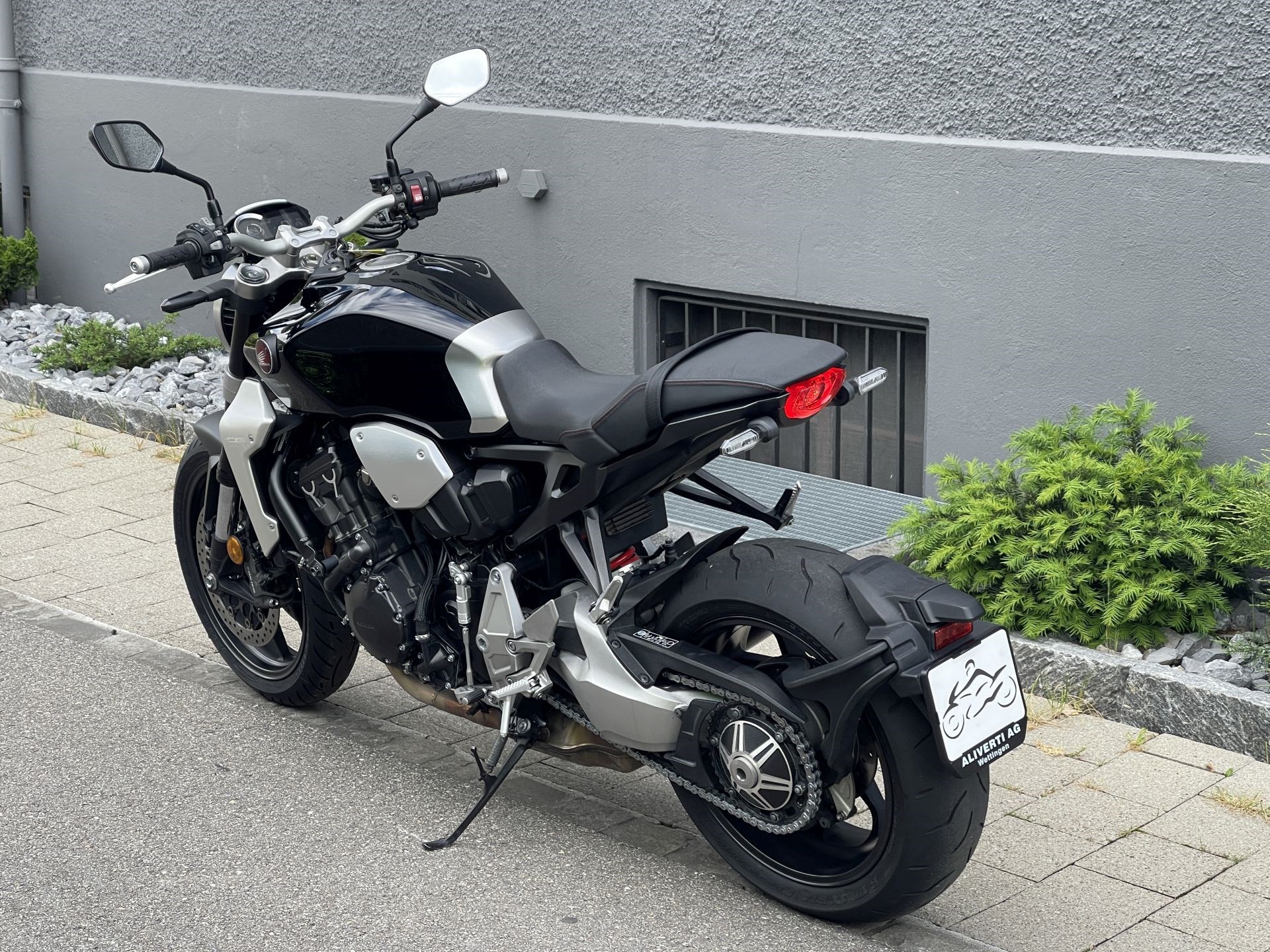 HONDA CB 1000 R ABS-image-12