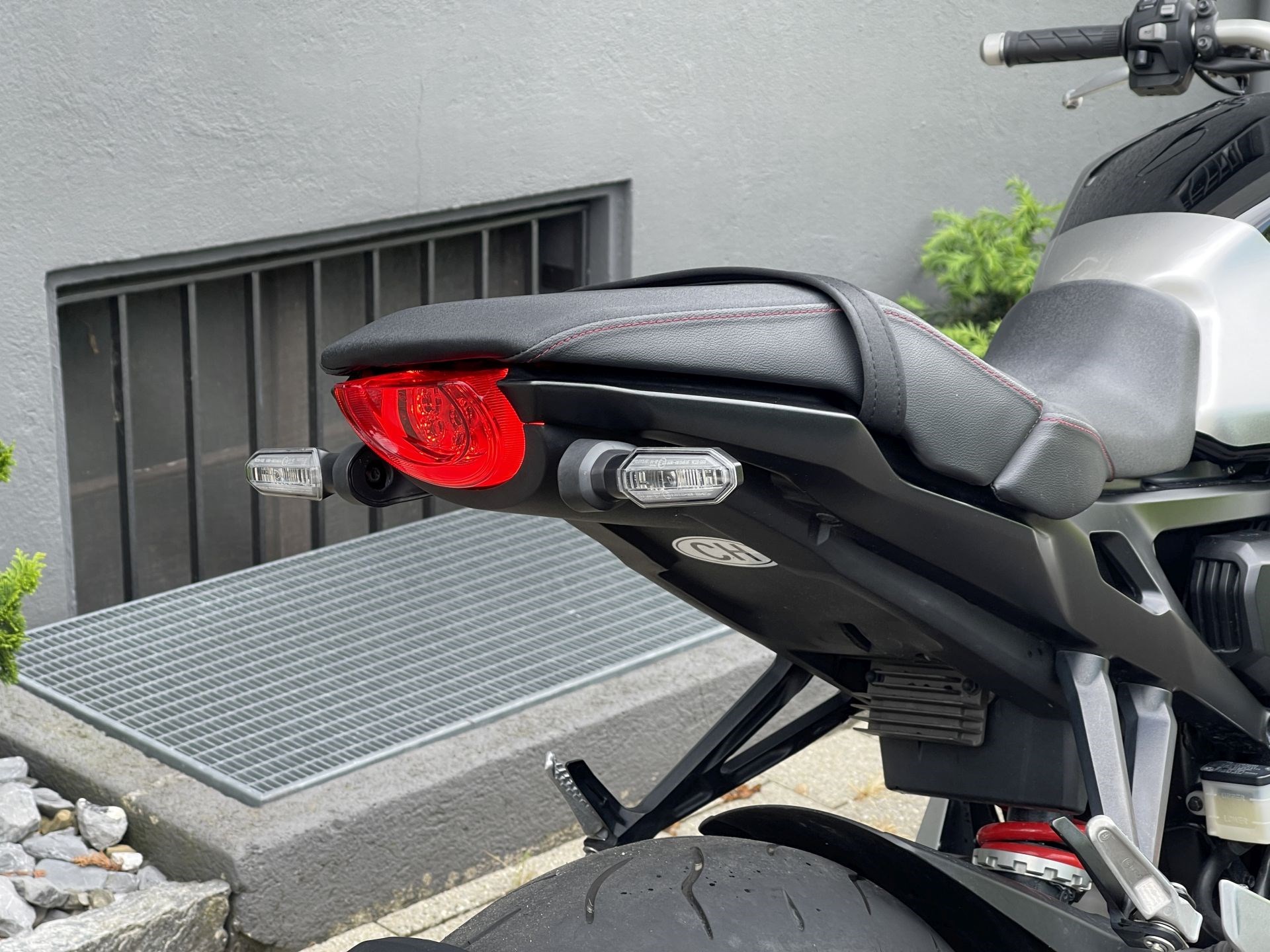 HONDA CB 1000 R ABS-image-5