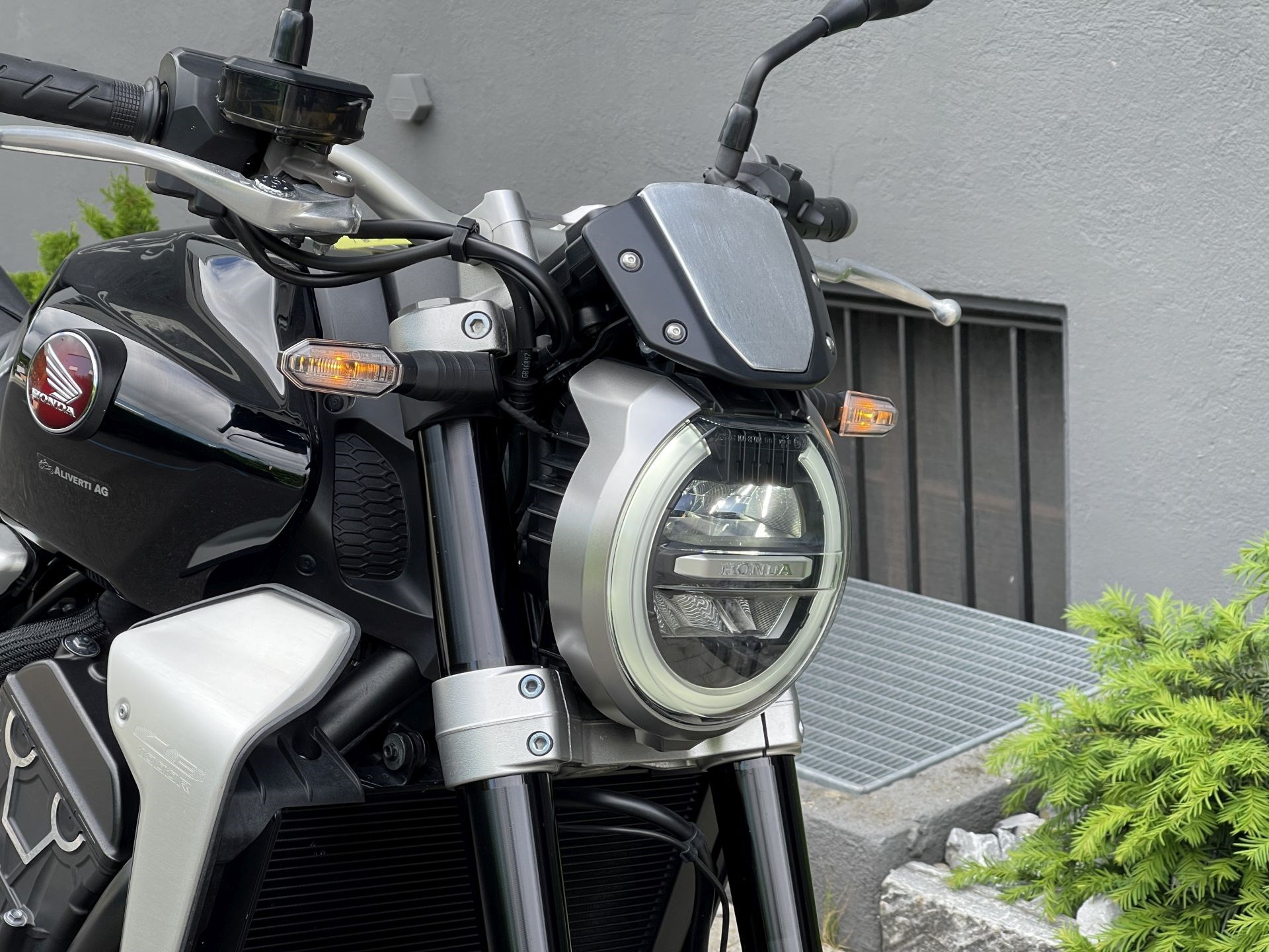 HONDA CB 1000 R ABS-image-7