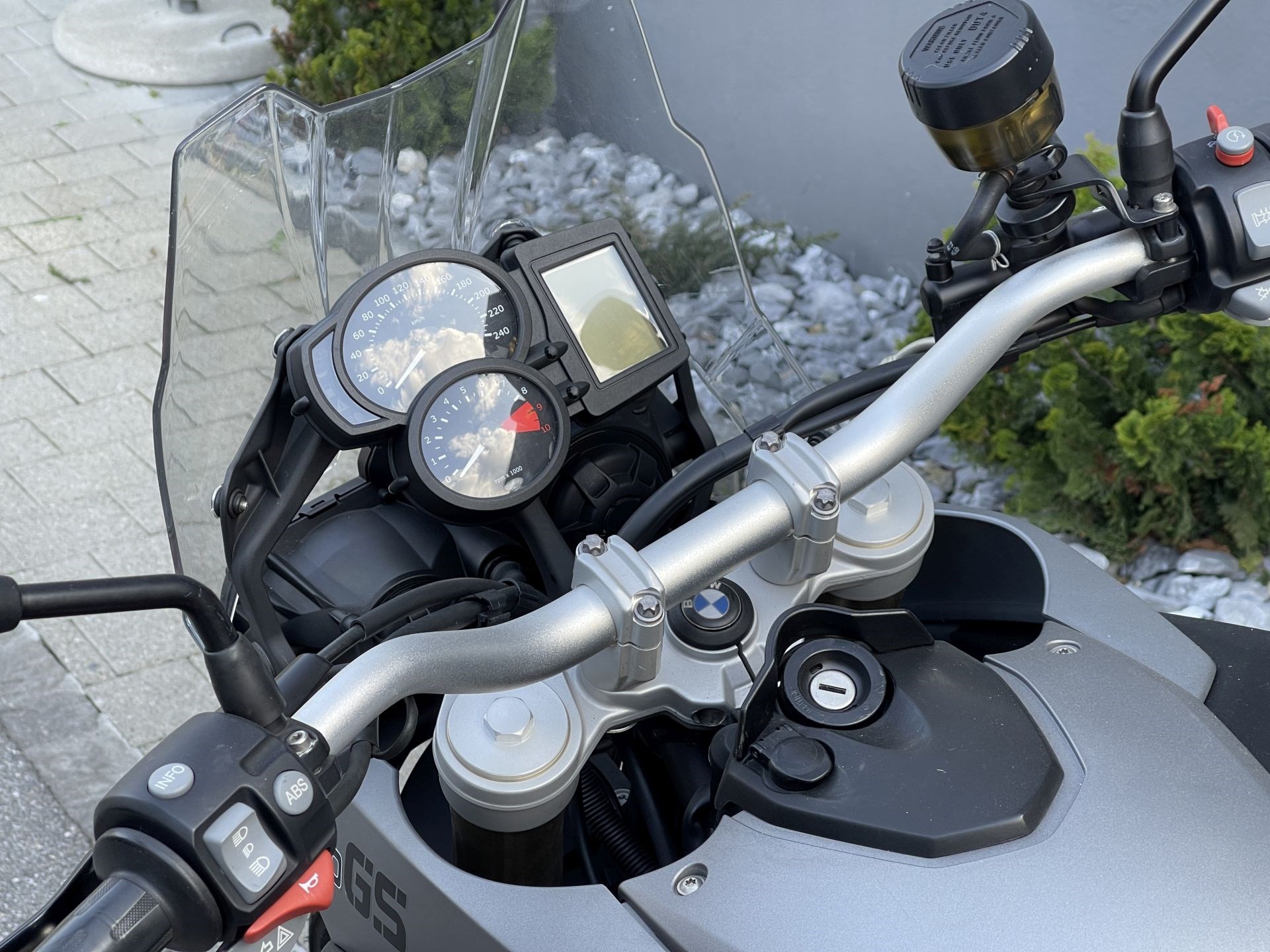 HONDA CB 1000 R ABS-image-9