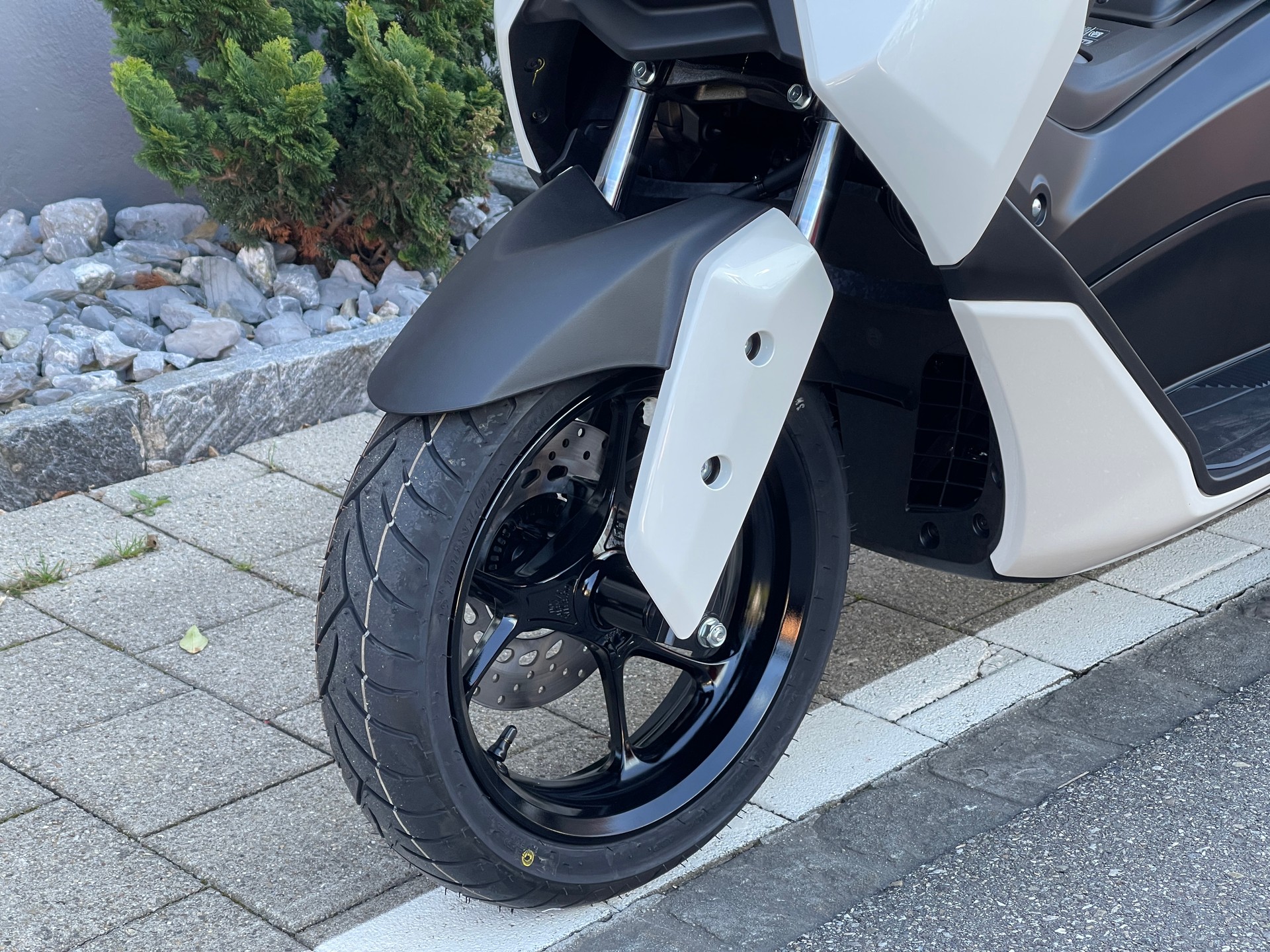 YAMAHA NMAX 125 (2025)-showroom-element-2