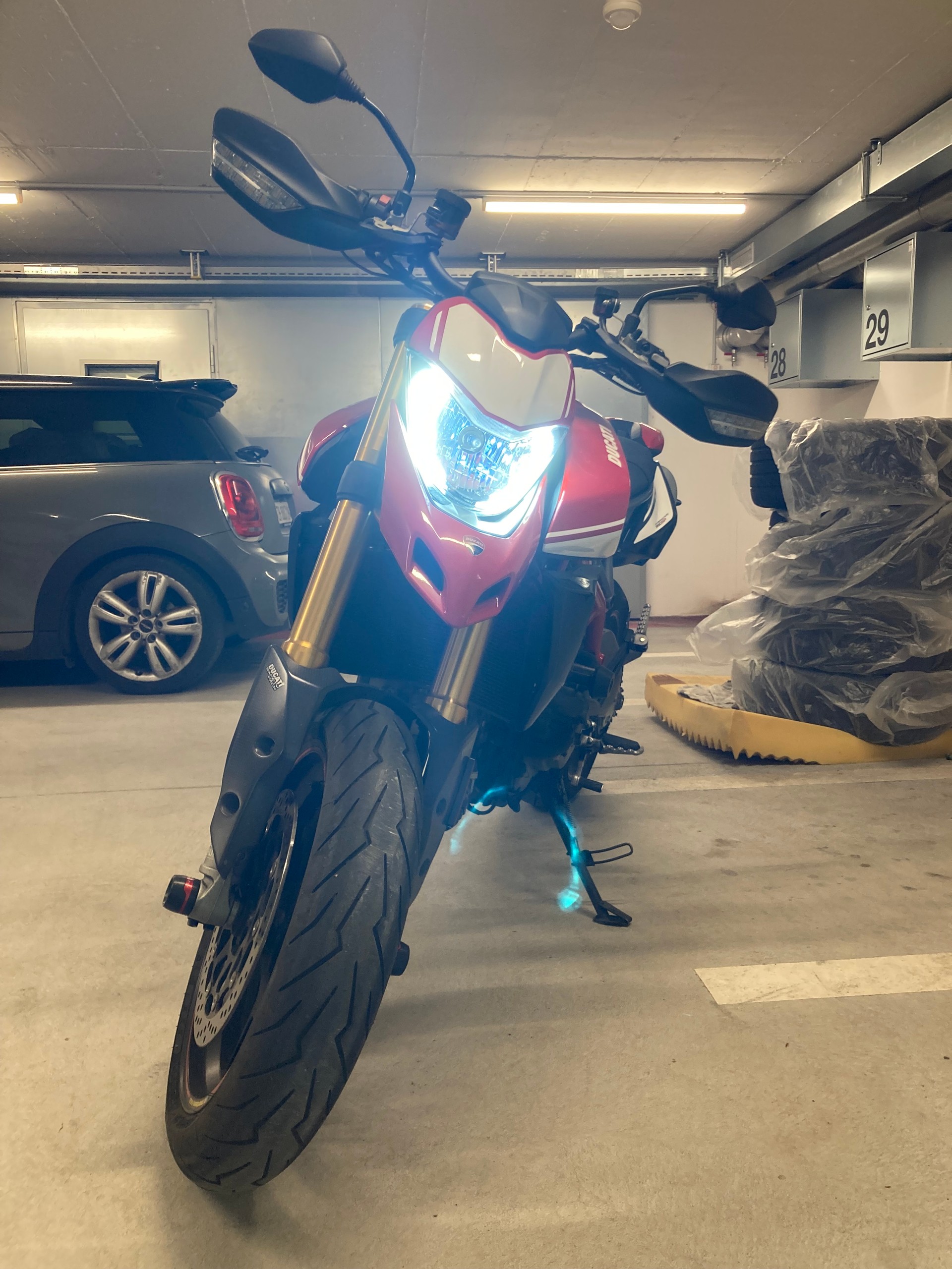 DUCATI Hypermotard 950 SP-image-4