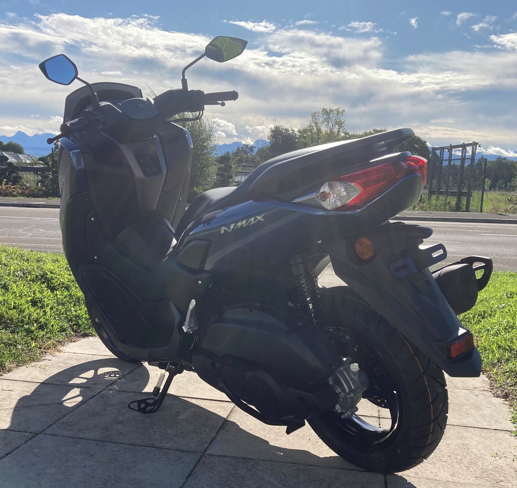 YAMAHA N-Max GPD 125-showroom-element-3