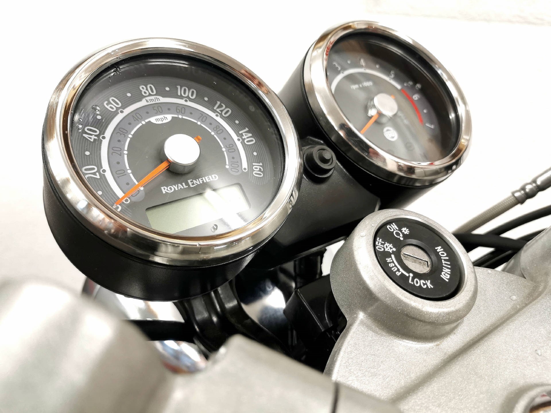 ROYAL ENFIELD Continental GT 535-image-4