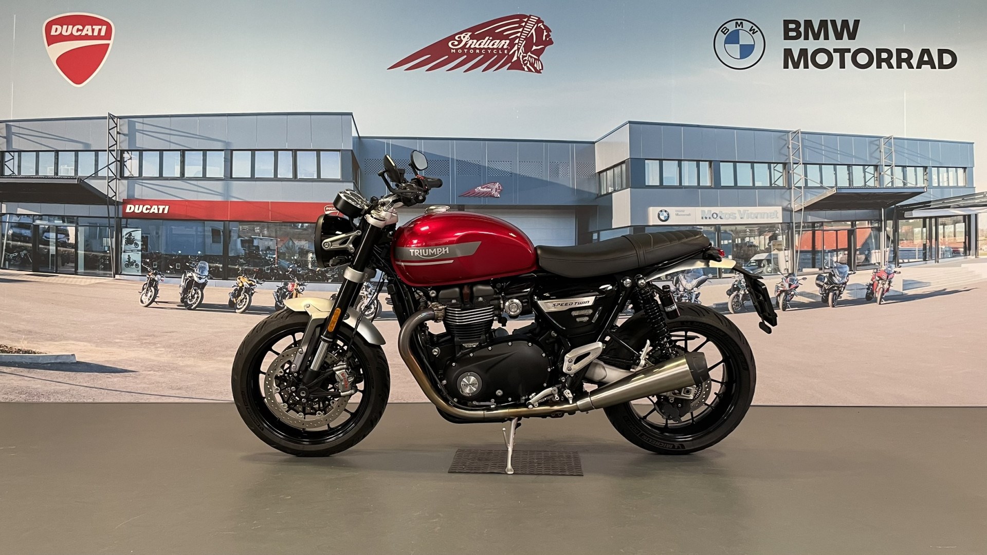 TRIUMPH Speed Twin 1200 Amortisseurs Ohlins STX-36 Blackline-showroom-element-3