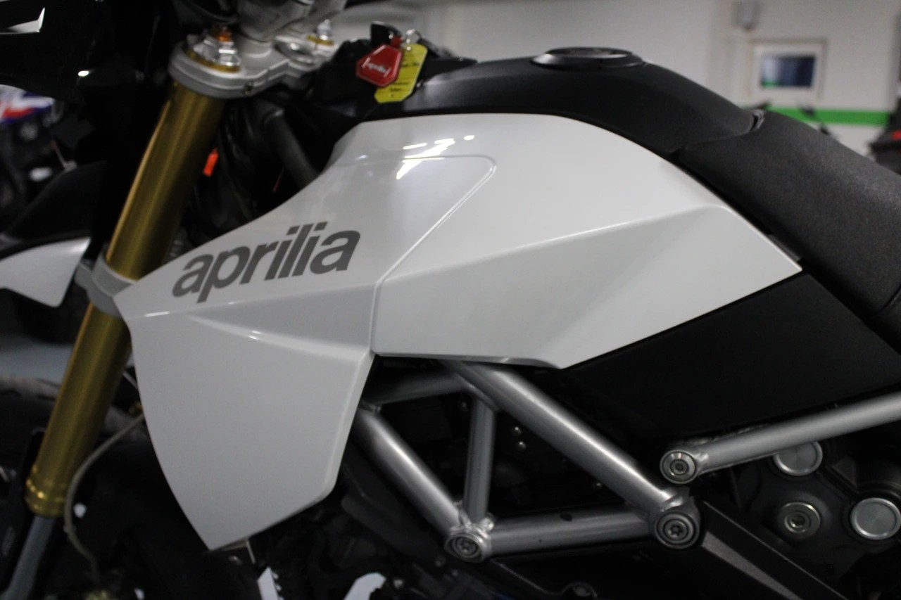 APRILIA Dorsoduro 1200 ABS/TC-image-12