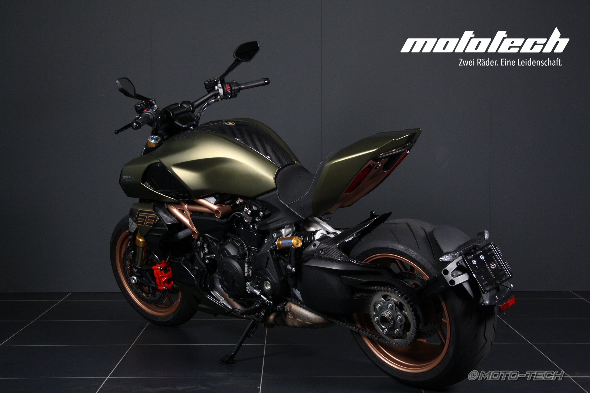 DUCATI DUCATI Diavel 1260 Lamborghini-showroom-element-2