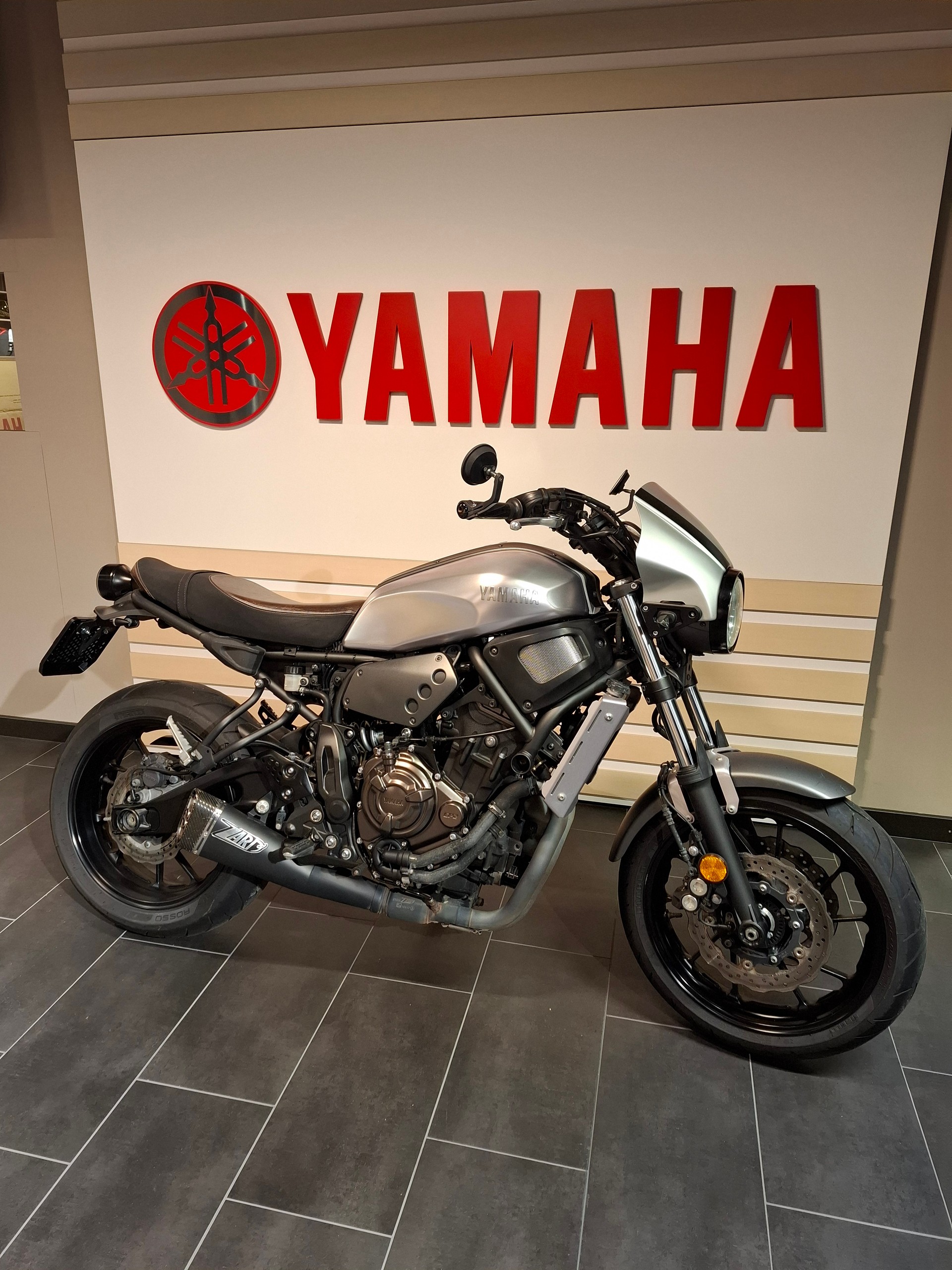 YAMAHA XSR 700
