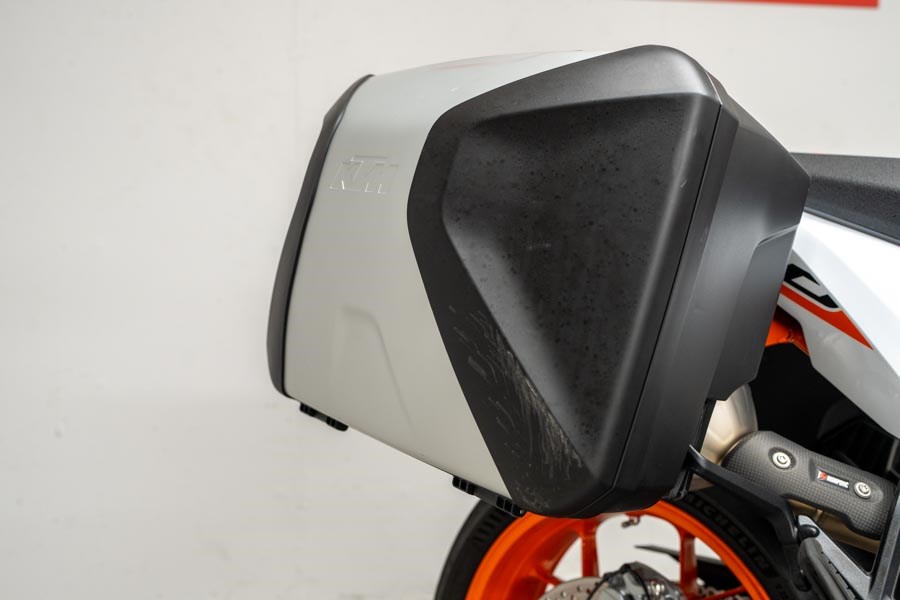 KTM 890 SMT-showroom-element-3