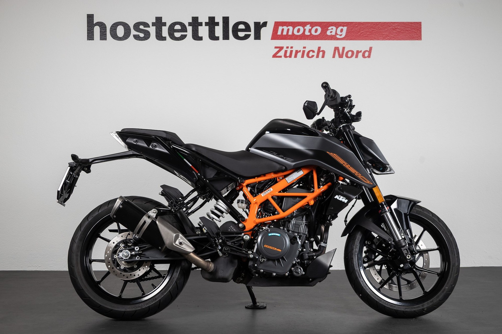KTM 390 Duke-showroom-element-1