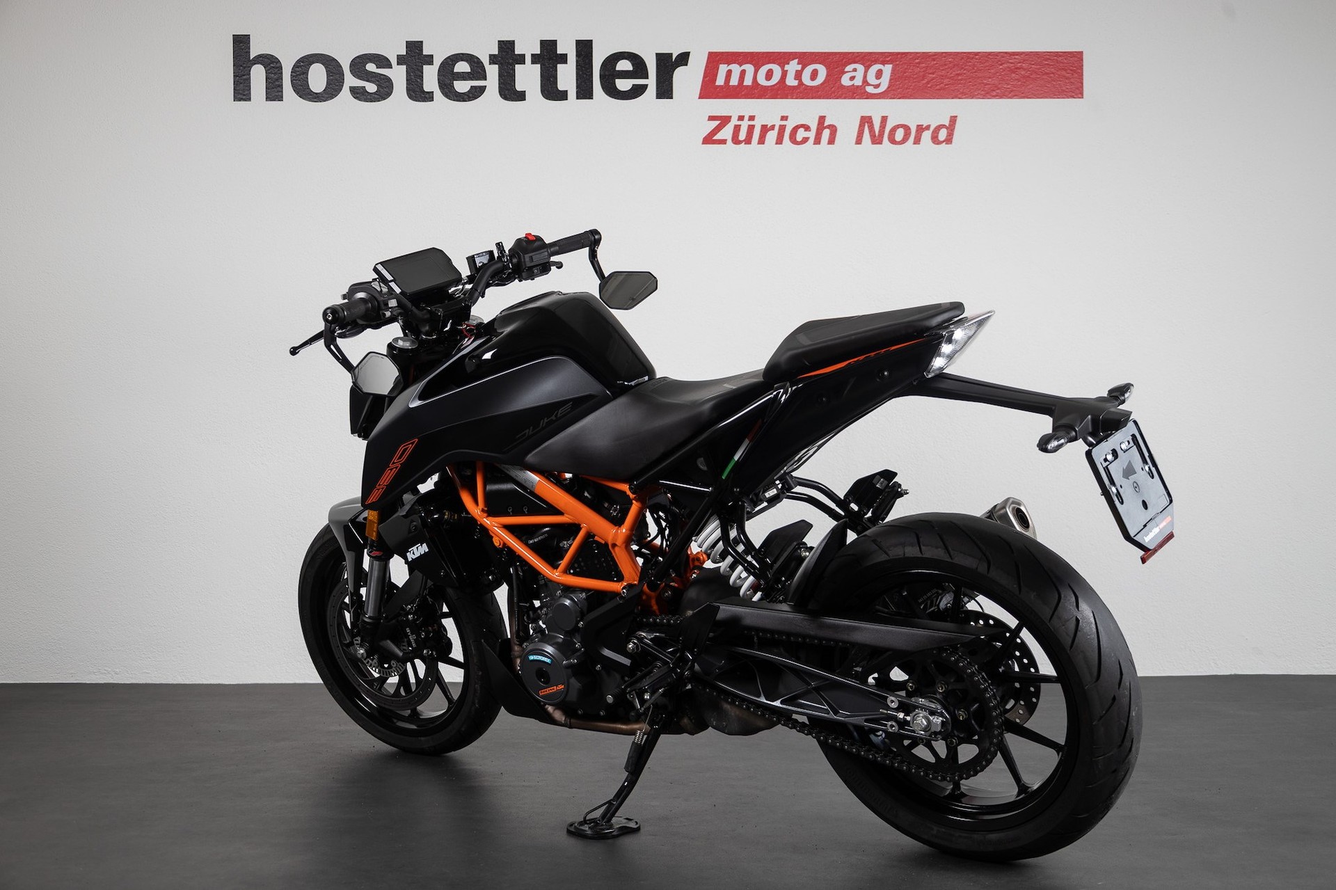 KTM 390 Duke-showroom-element-3