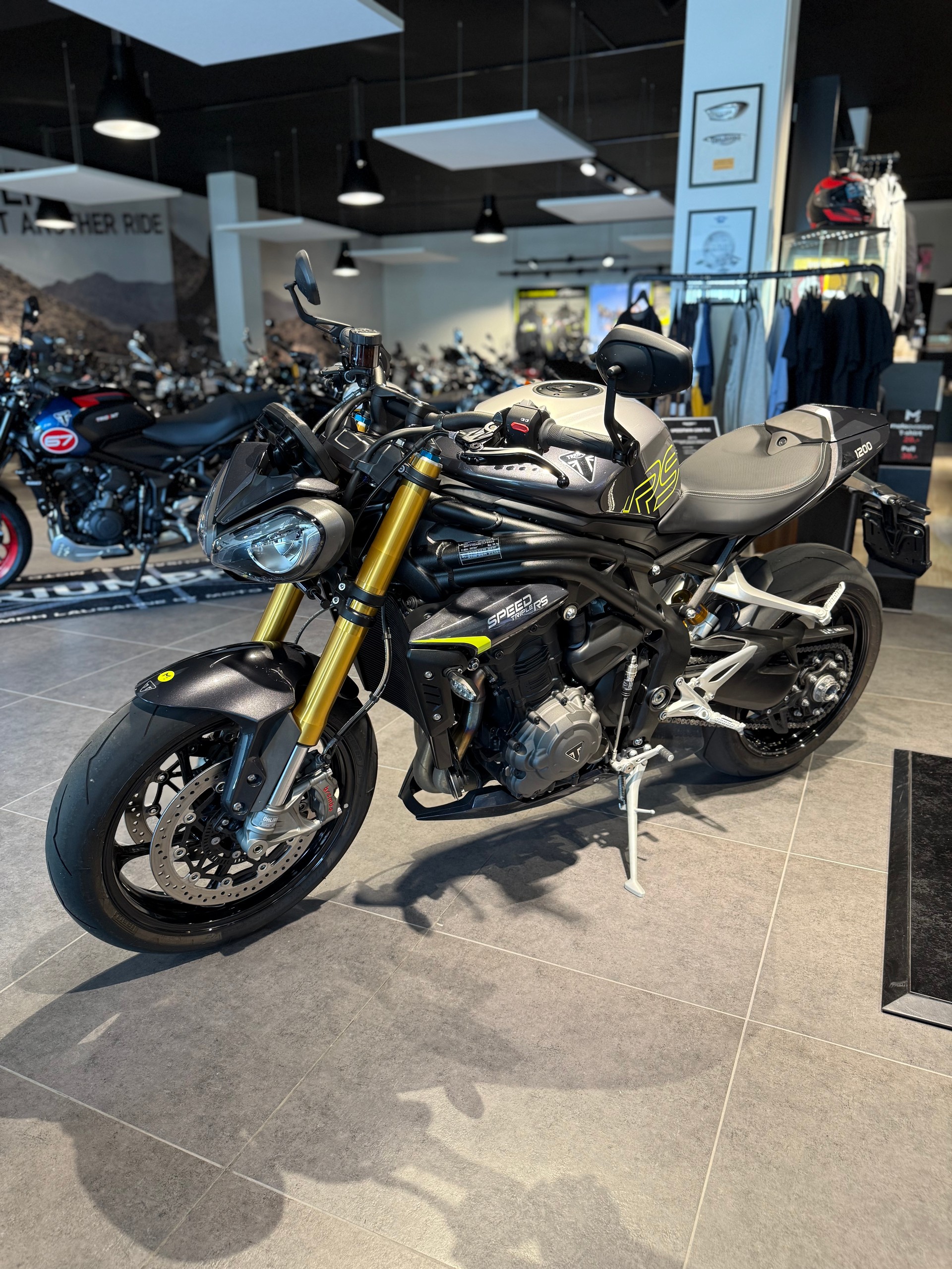 TRIUMPH Speed Triple RS-showroom-element-3