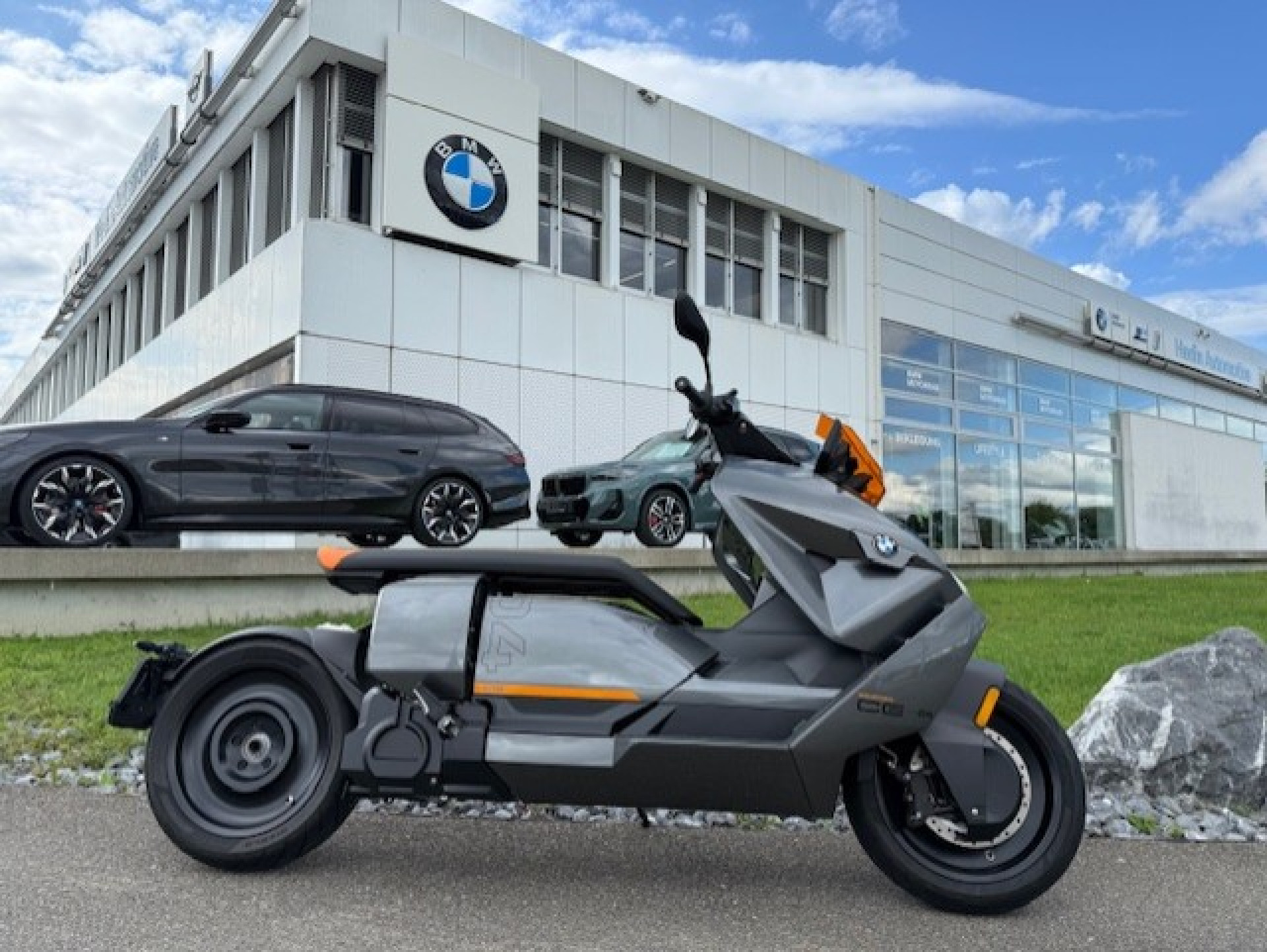 Bmw Ce04 Scooterone Elettrico Bmw Patente B Bmw Motorino Elettrico