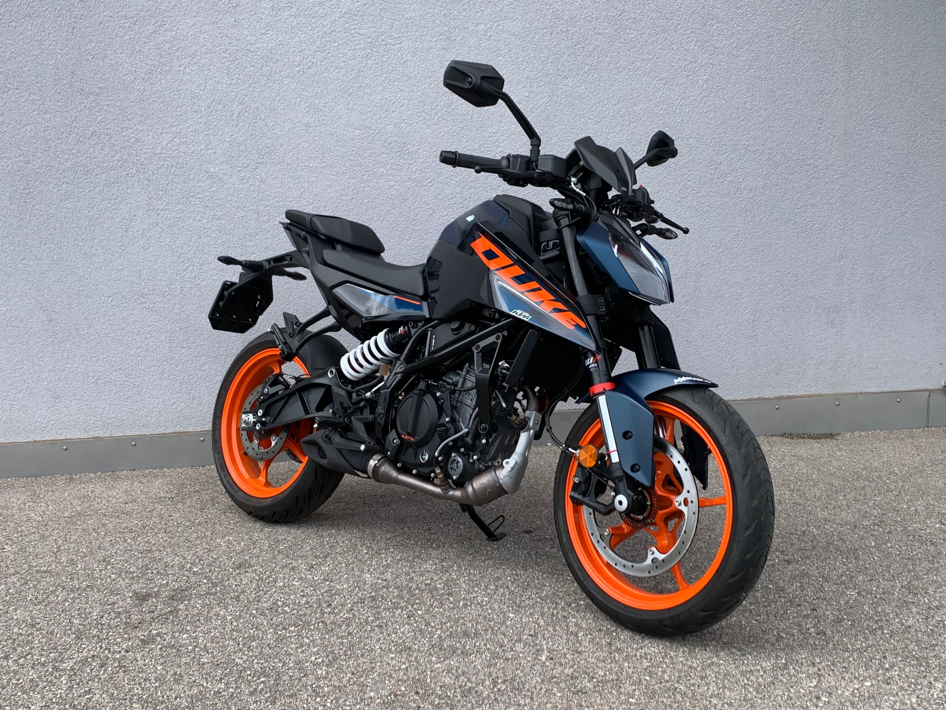 KTM ABS-showroom-element-2
