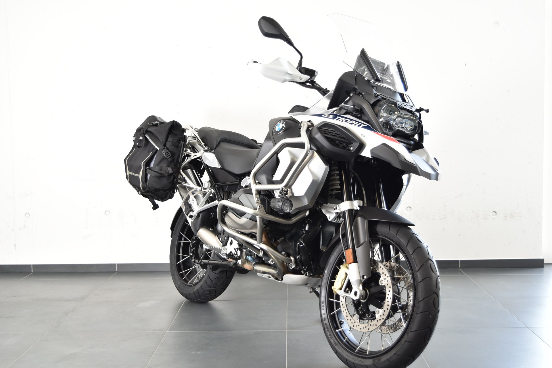 BMW R 1250 GS ADVENTURE-image-2