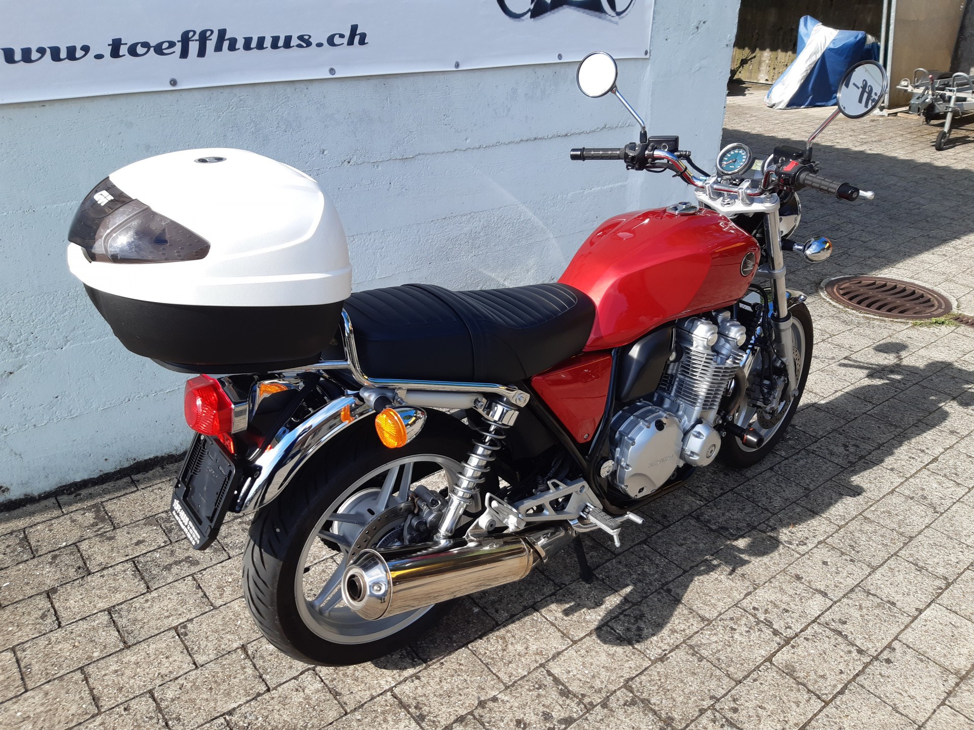HONDA CB 1100 A-showroom-element-1