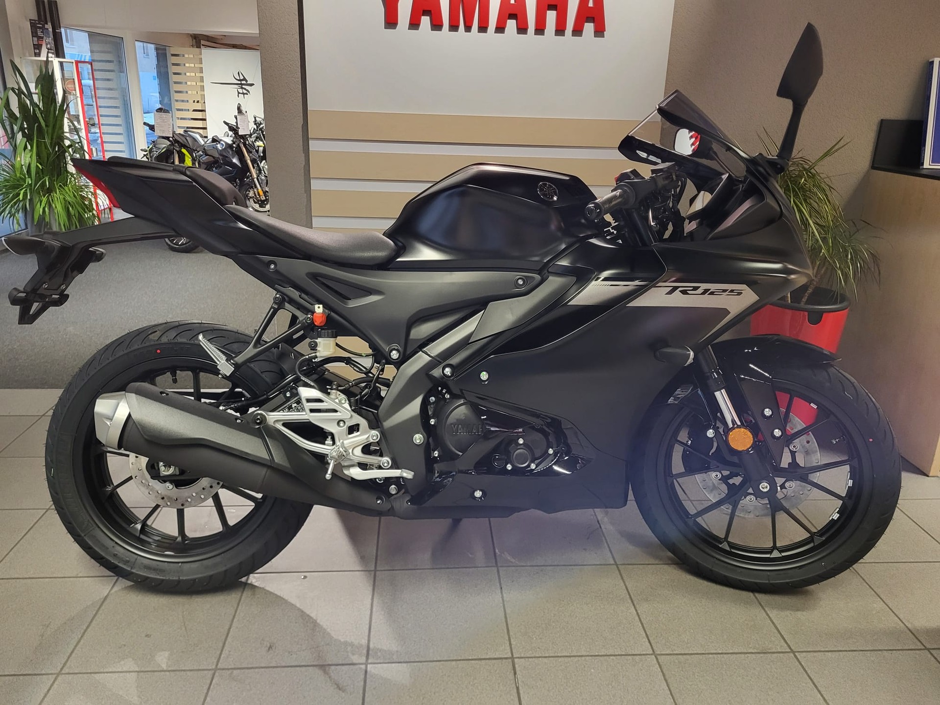 YAMAHA YZF-R 125 ABS