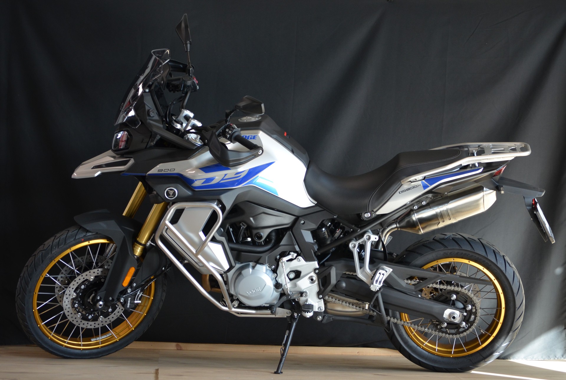VOGE 900 DSX-showroom-element-3