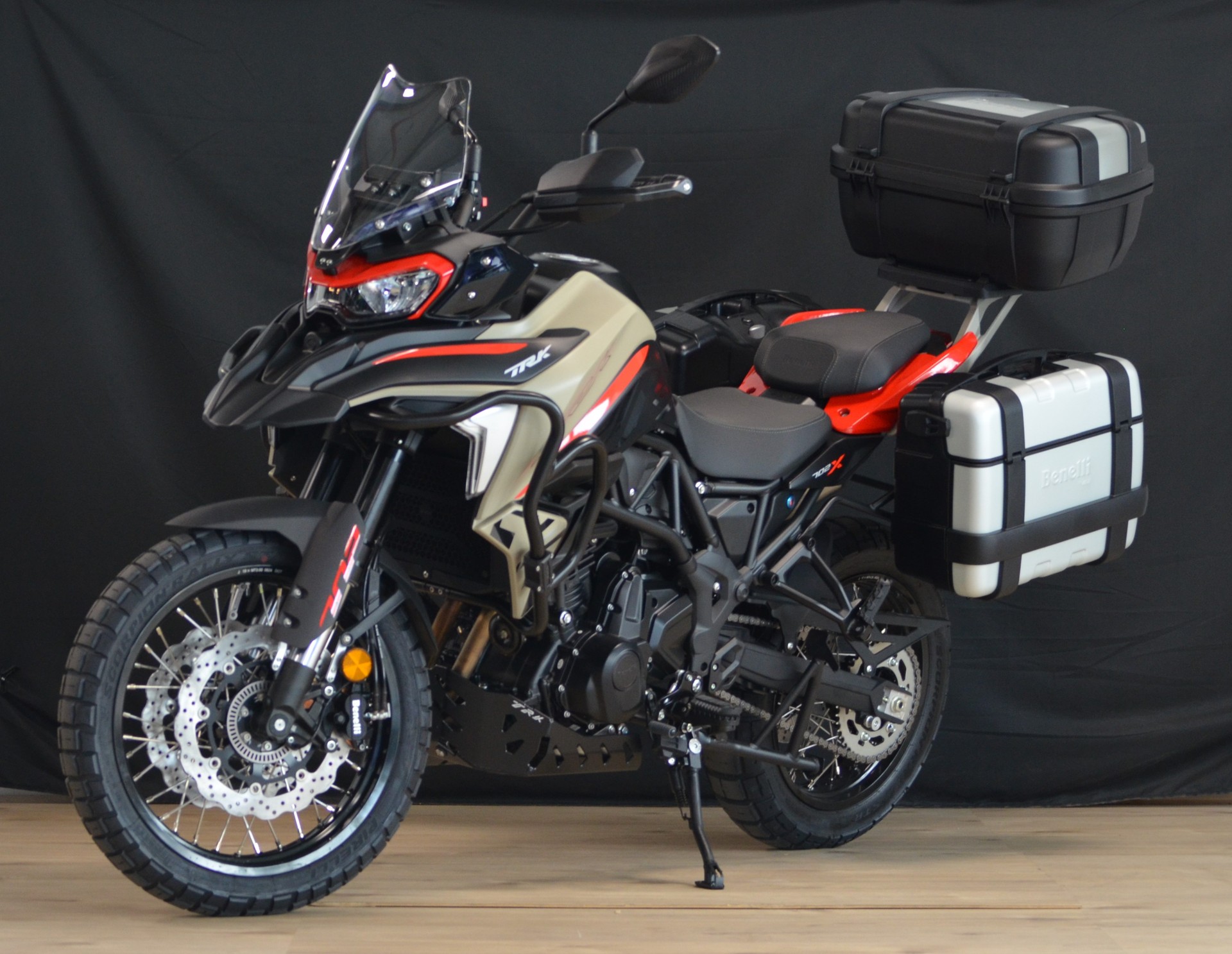 BENELLI TRK 702 X-showroom-element-1