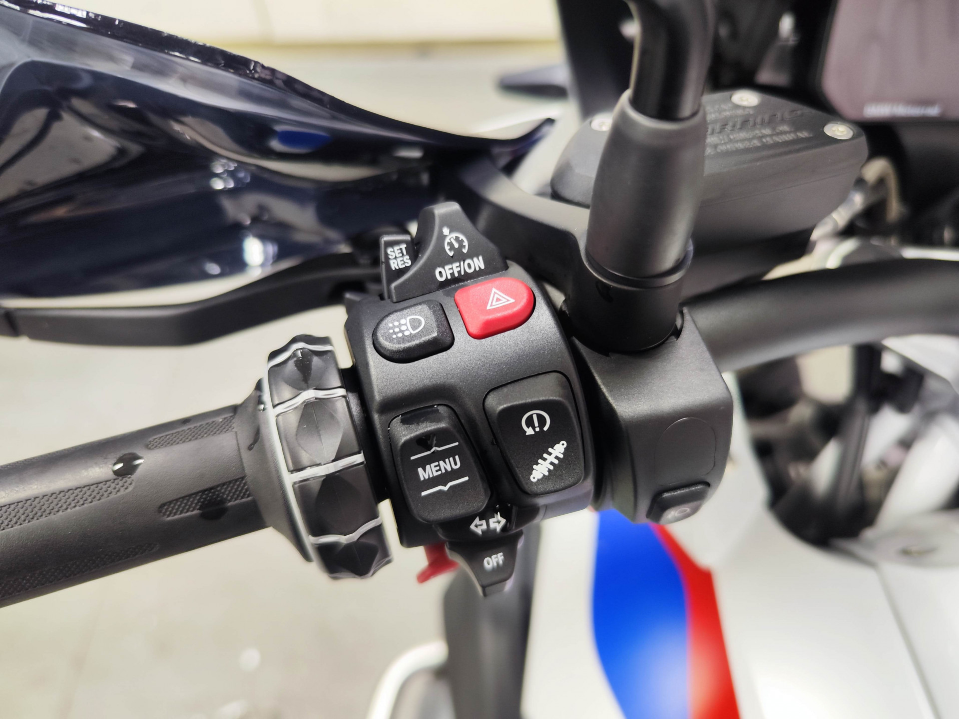 BMW R 1250 GS Rallye *** CONTRAT ENTRETIEN ***GPS***-image-6