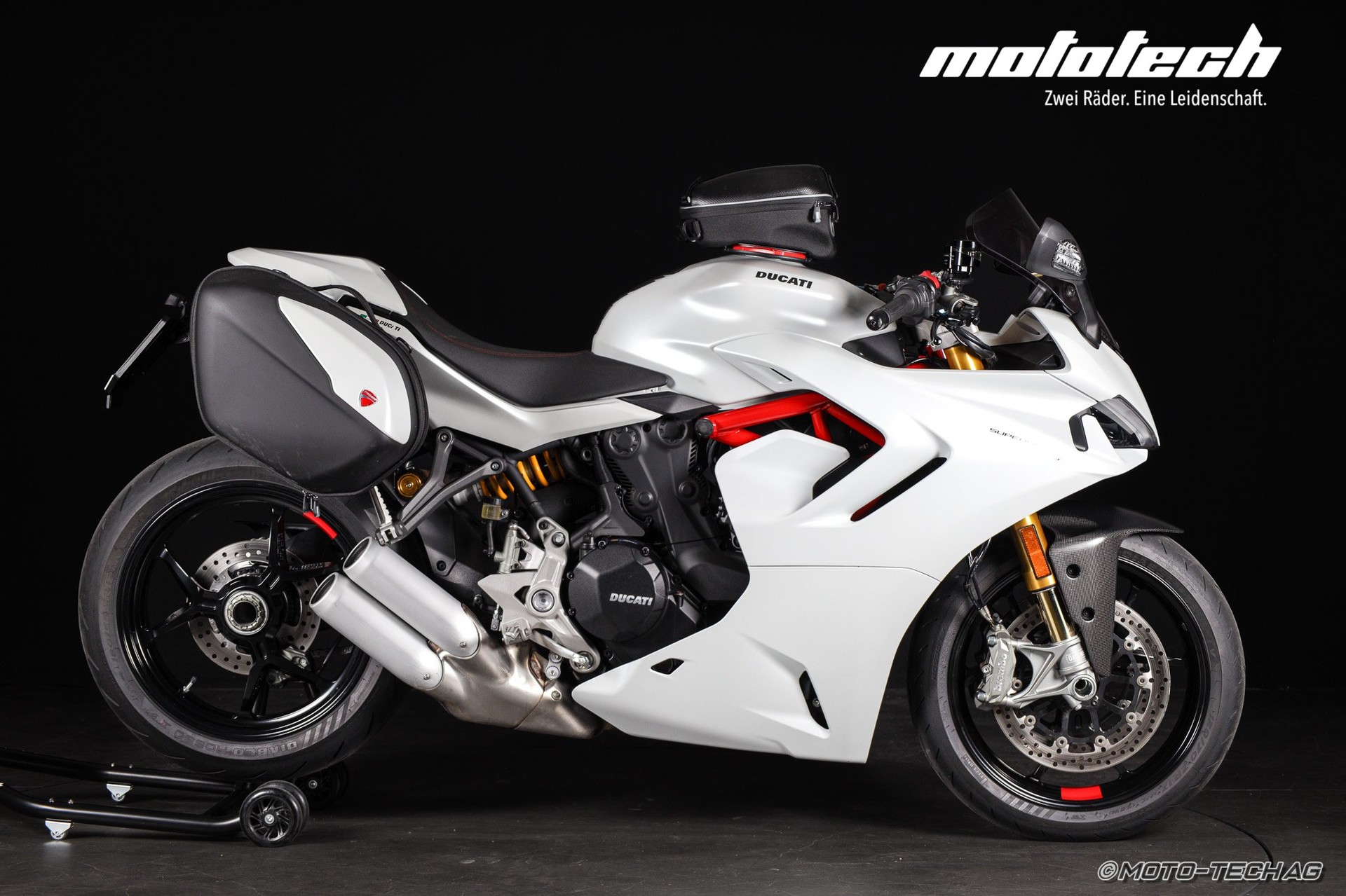 DUCATI 950 Supersport S-showroom-element-1