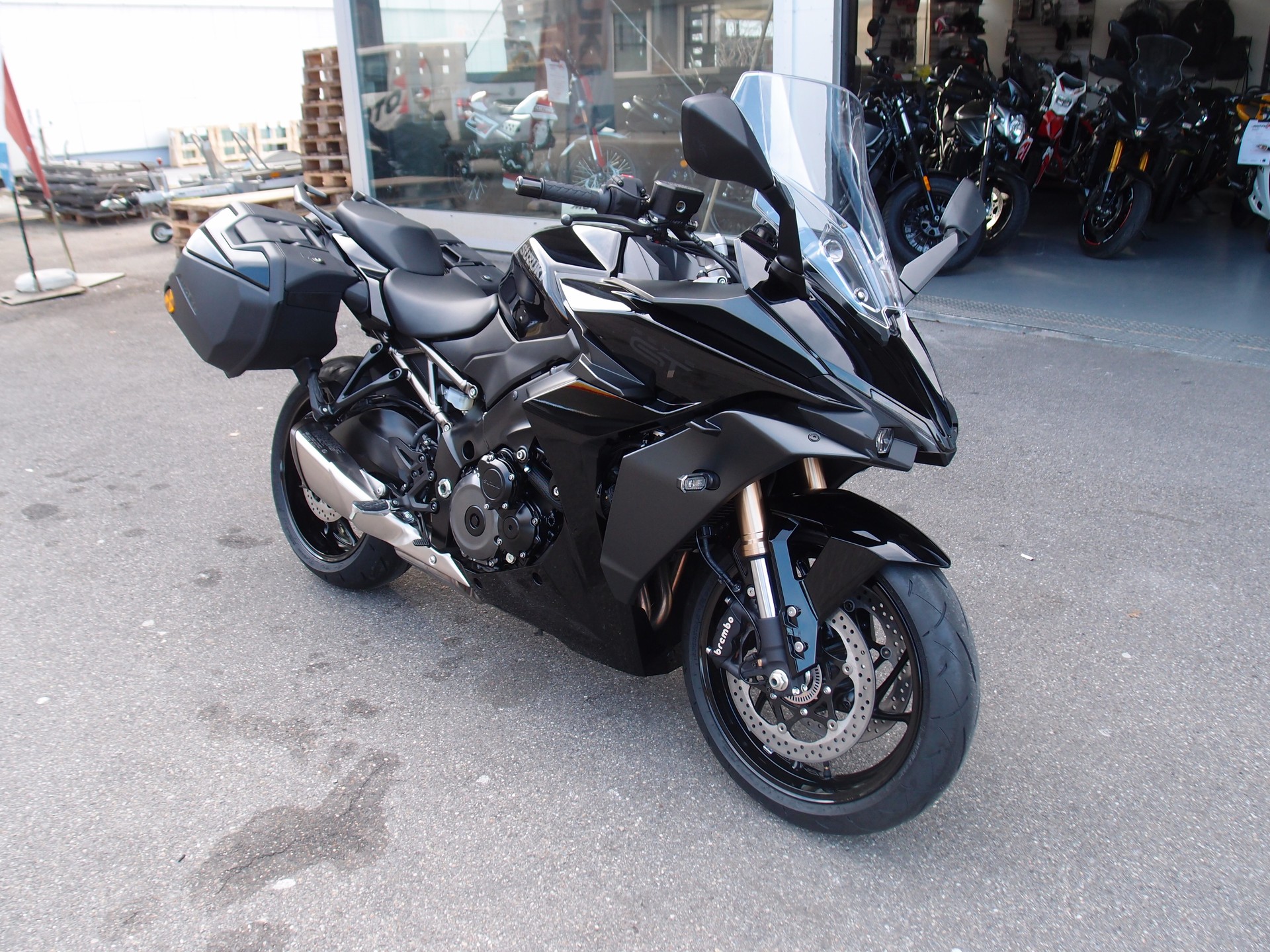 SUZUKI GSX-S 1000 GT Travel-image-4