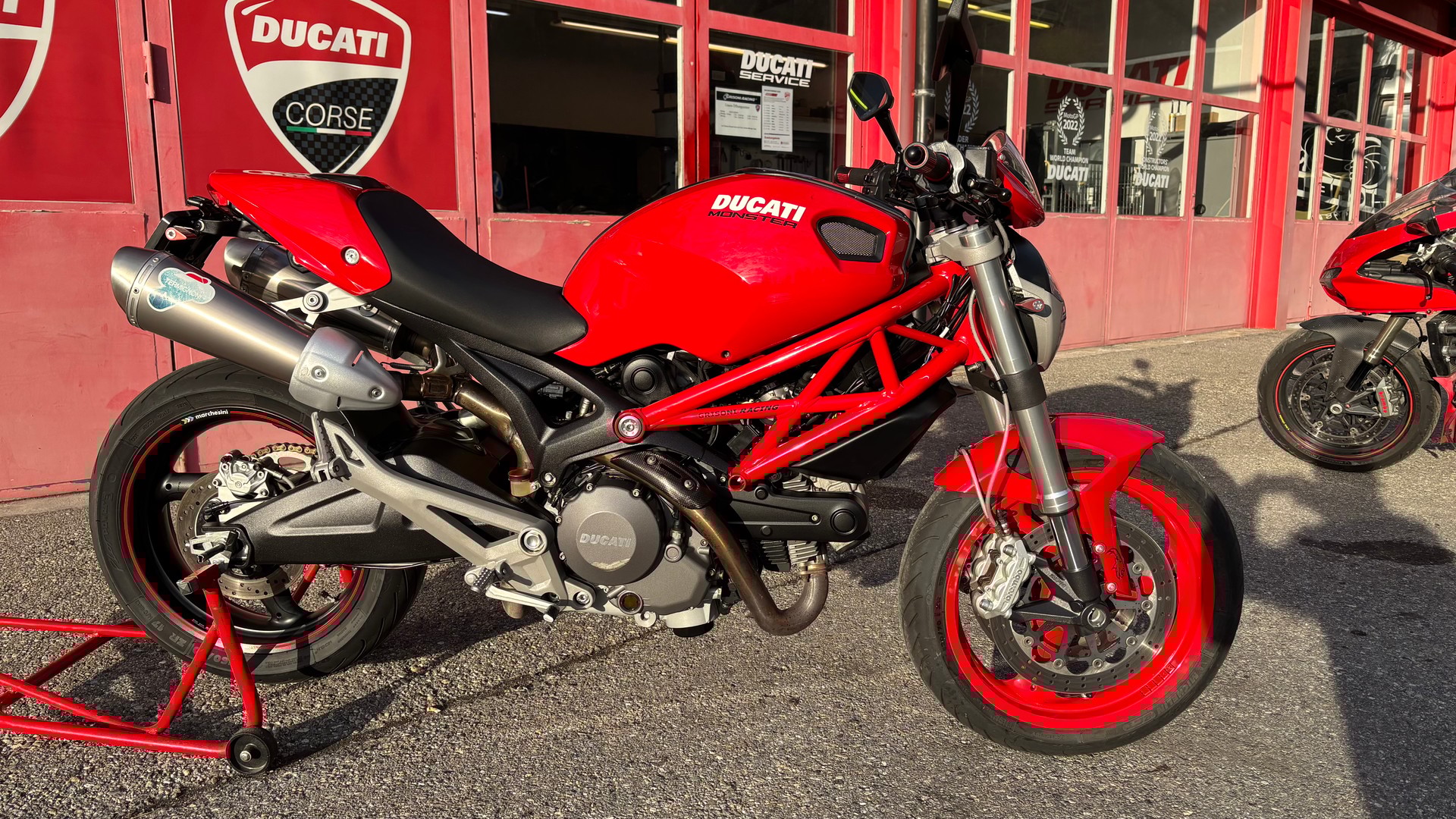 DUCATI Monster 696M