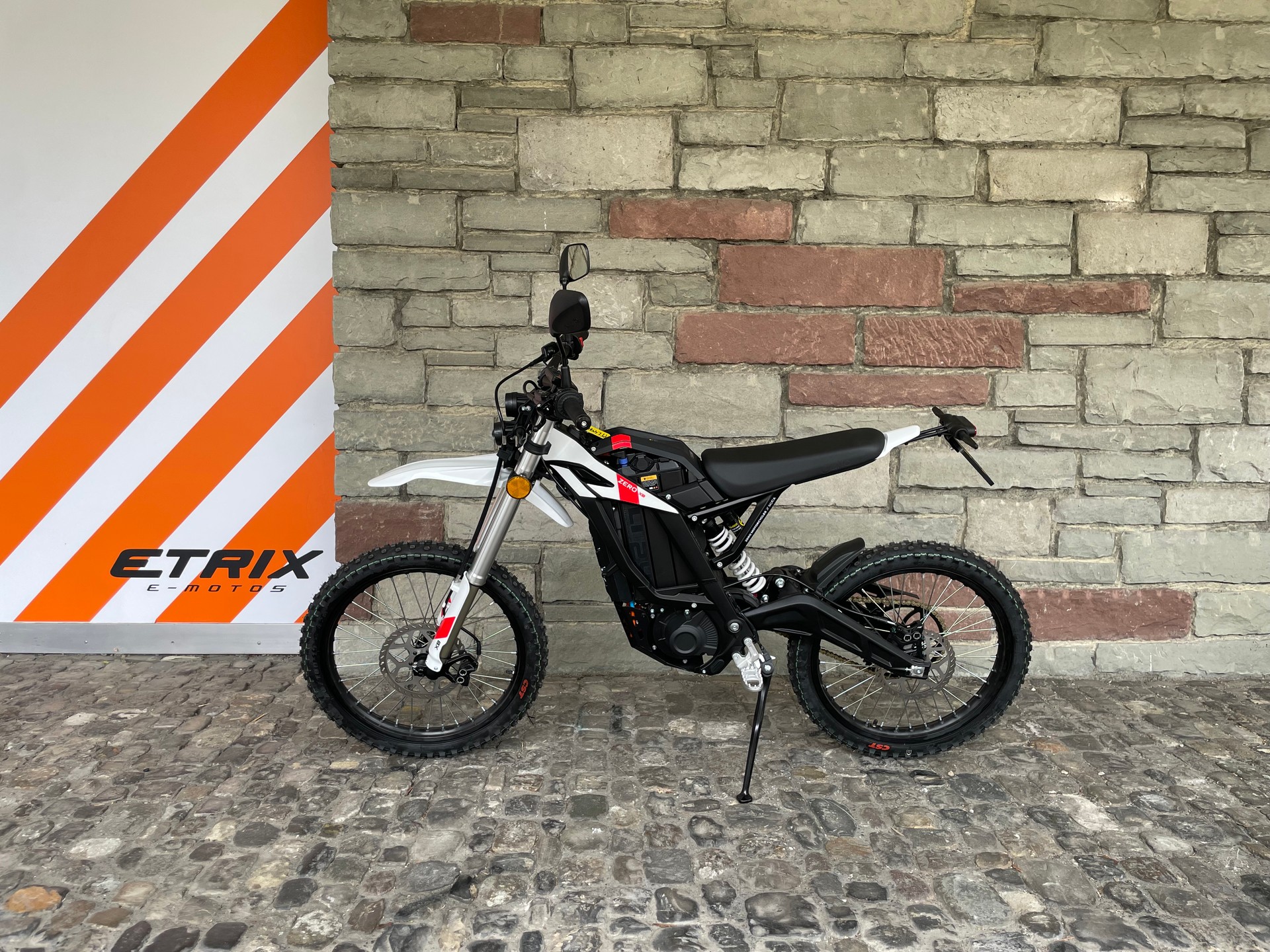 ZERO XB-showroom-element-2