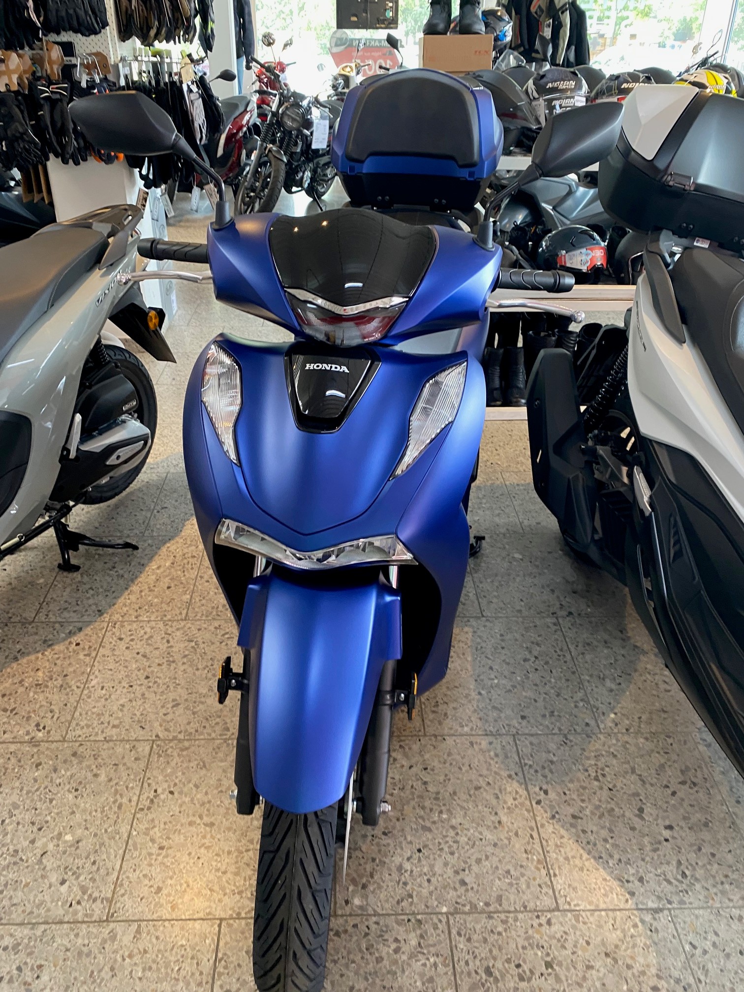 Sh 150 Motorino Sh 125 Nuovo Sh 150 Blu N T Passing Honda Sh Vi T Nam