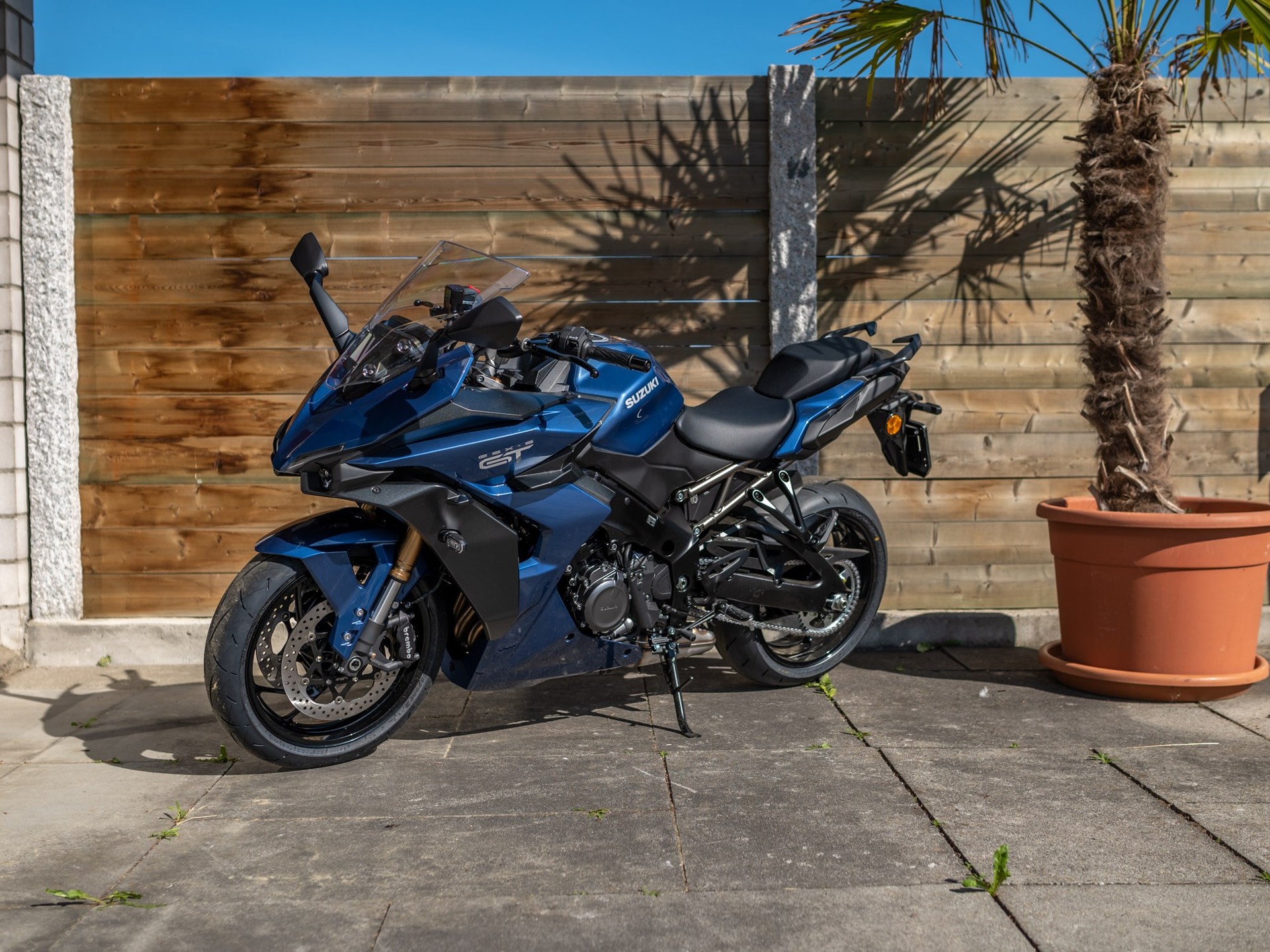 SUZUKI GSX-S 1000 GT Travel-showroom-element-3