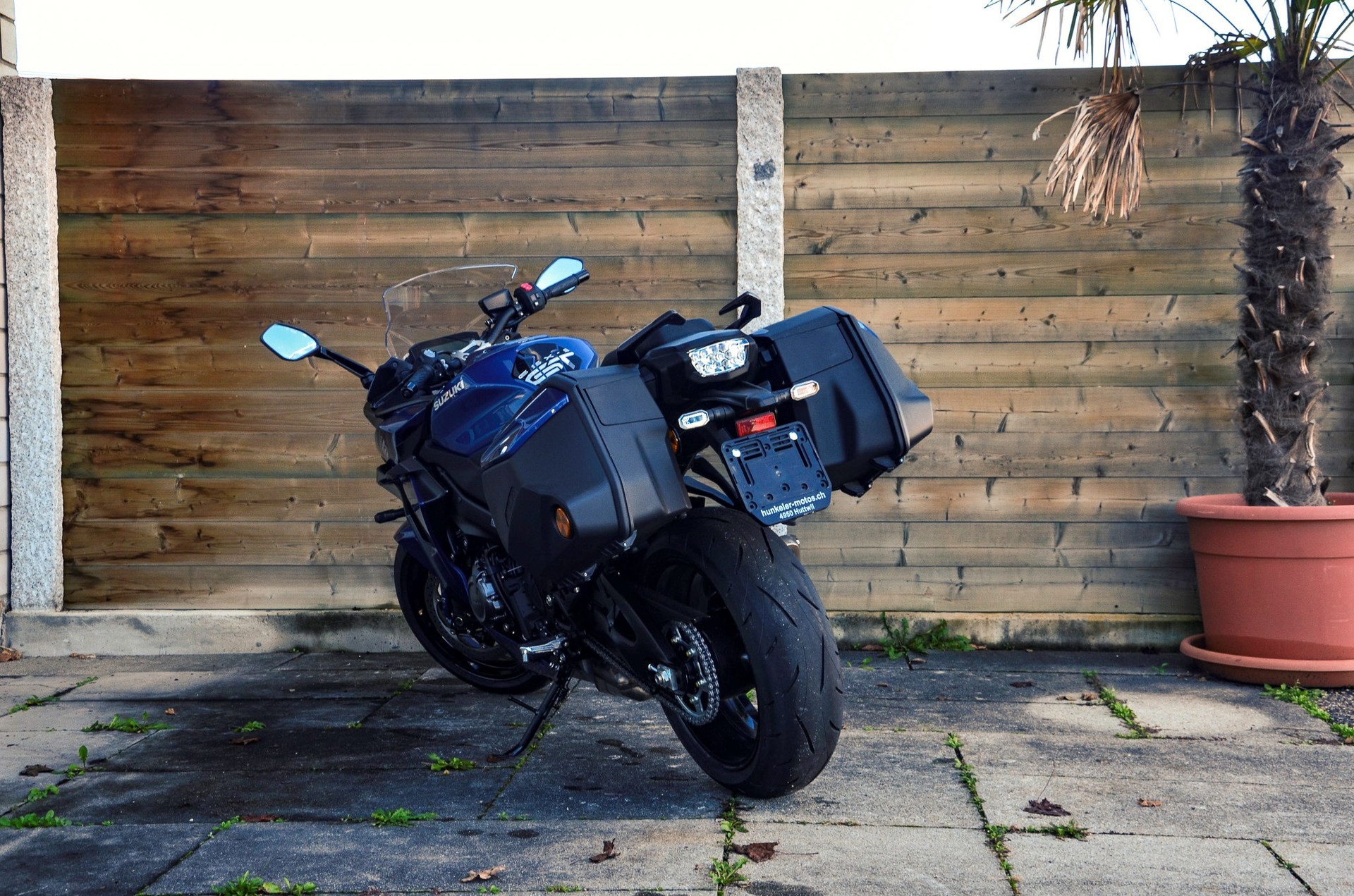 SUZUKI GSX-S 1000 GT Travel-showroom-element-2
