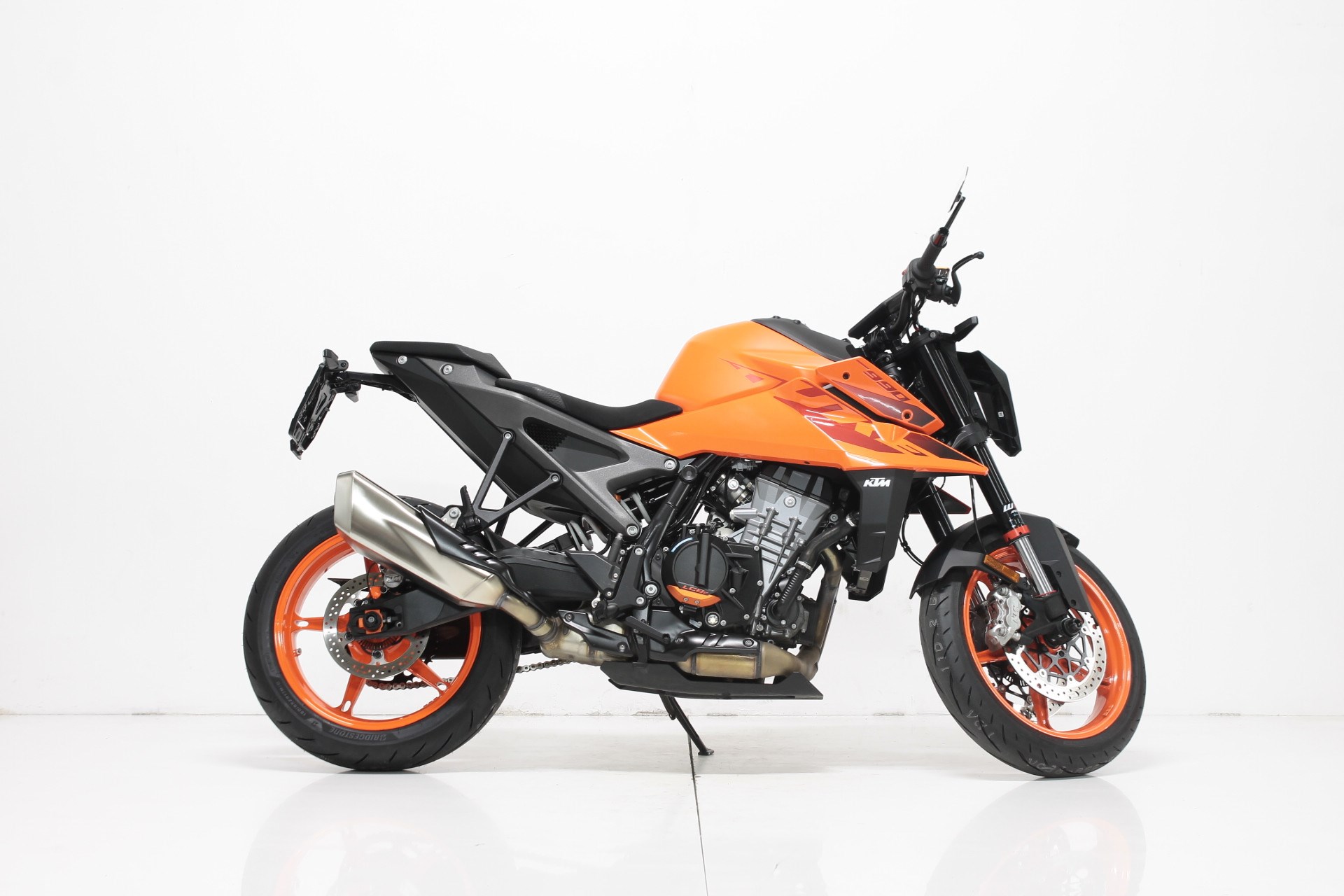 KTM 990 Duke-showroom-element-2