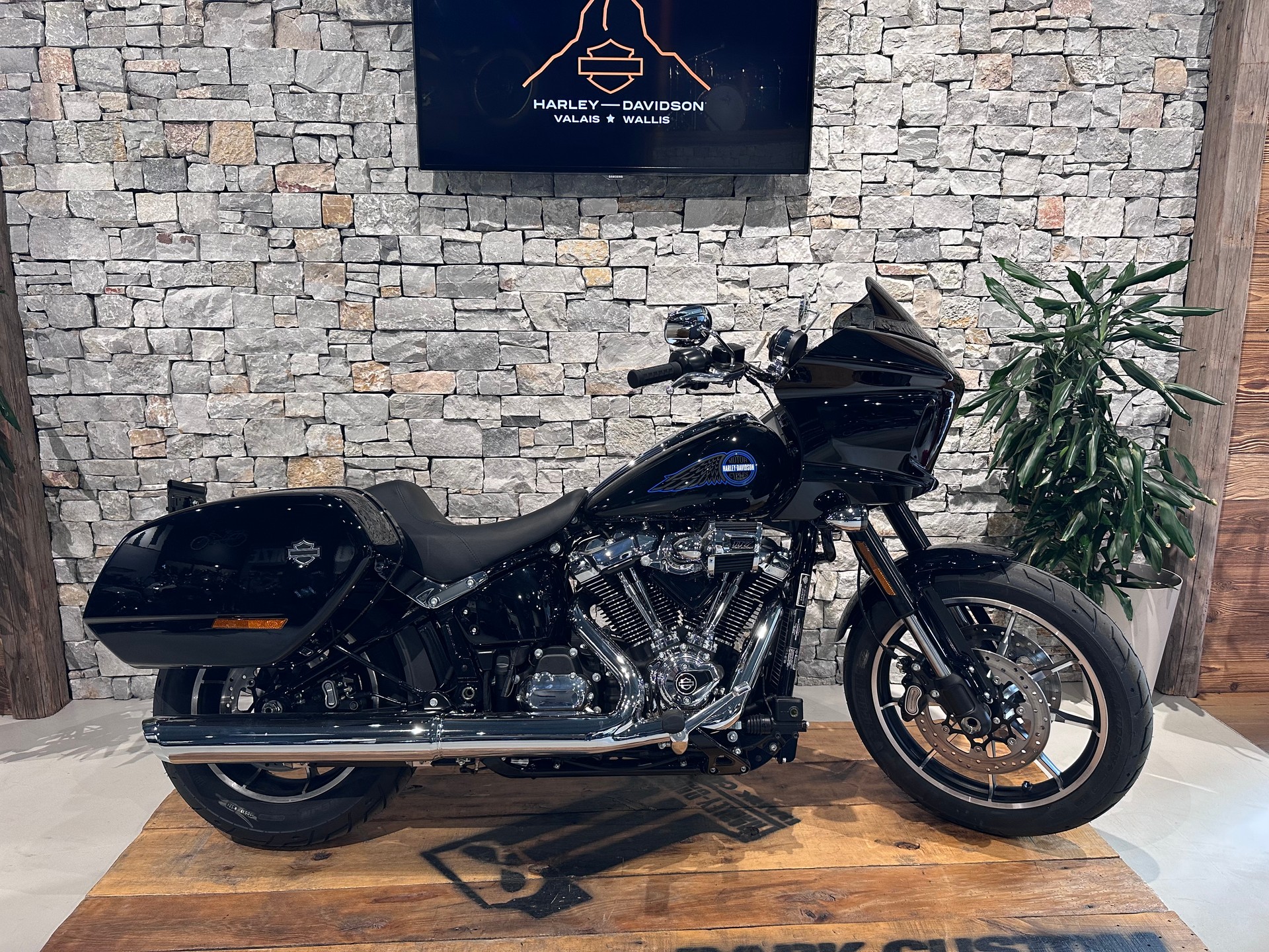 HARLEY-DAVIDSON Lowrider ST