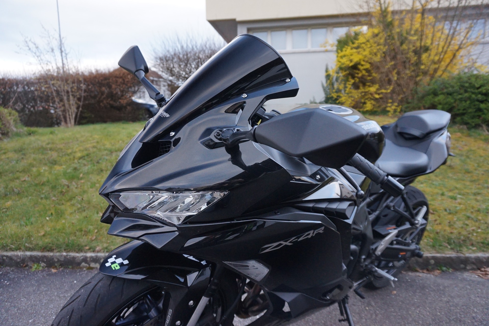 KAWASAKI Ninja ZX-4R ABS (57kW/35kW) mit SC Project SC1-S Karbon Auspuff-image-4