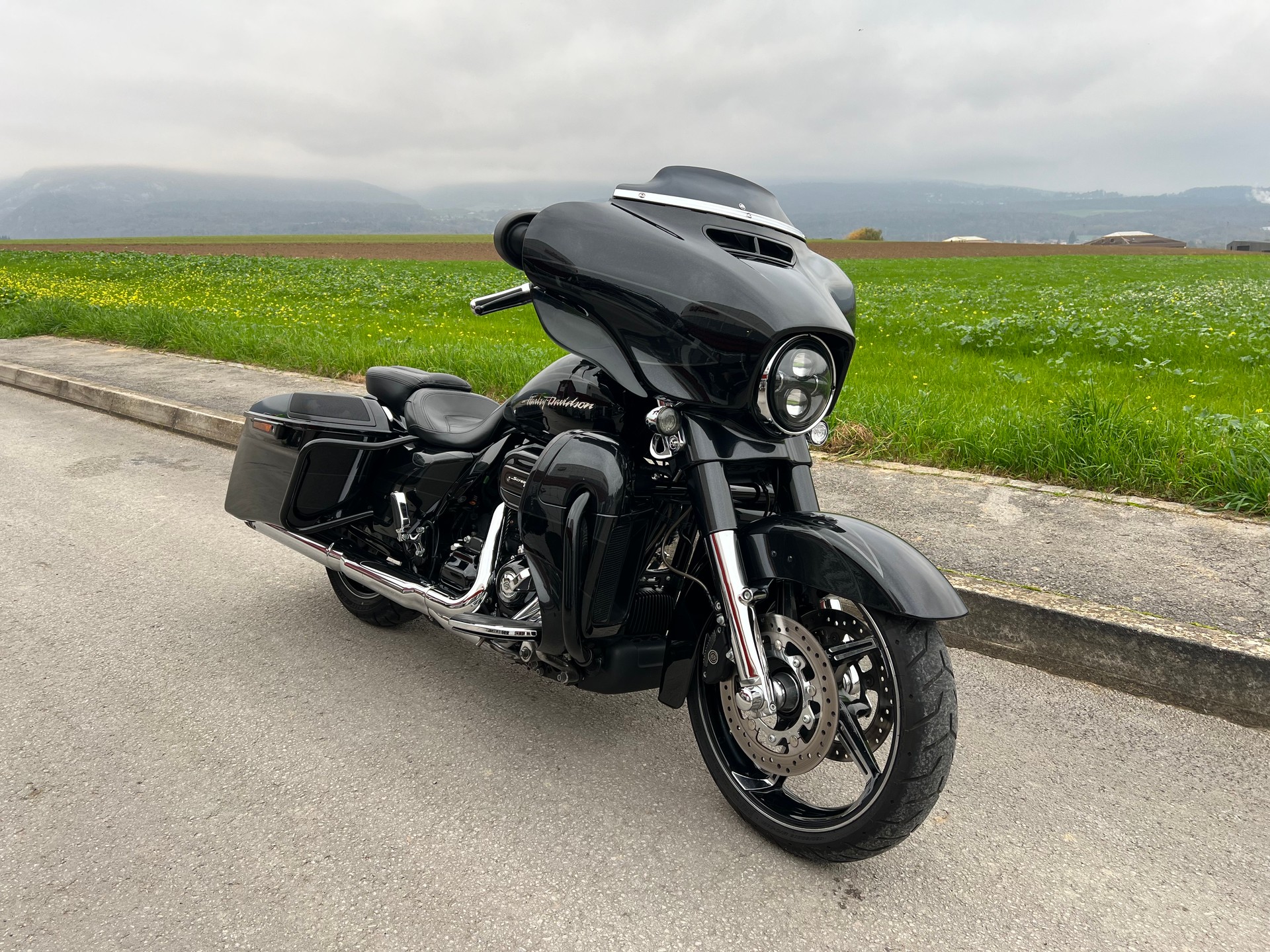 HARLEY-DAVIDSON FLHXSE Street Glide ABS CVO 114