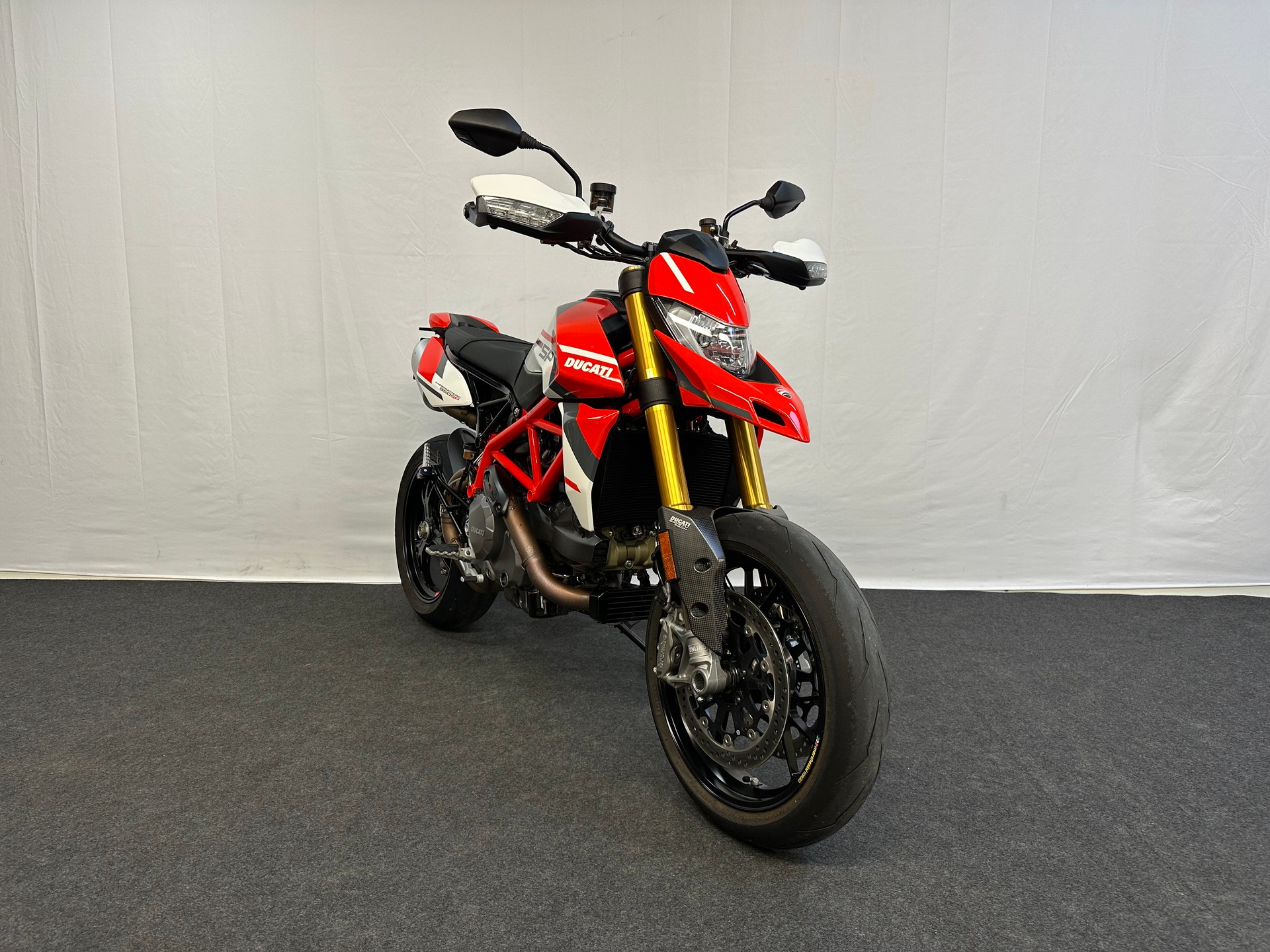 DUCATI Hypermotard 950 SP-showroom-element-1