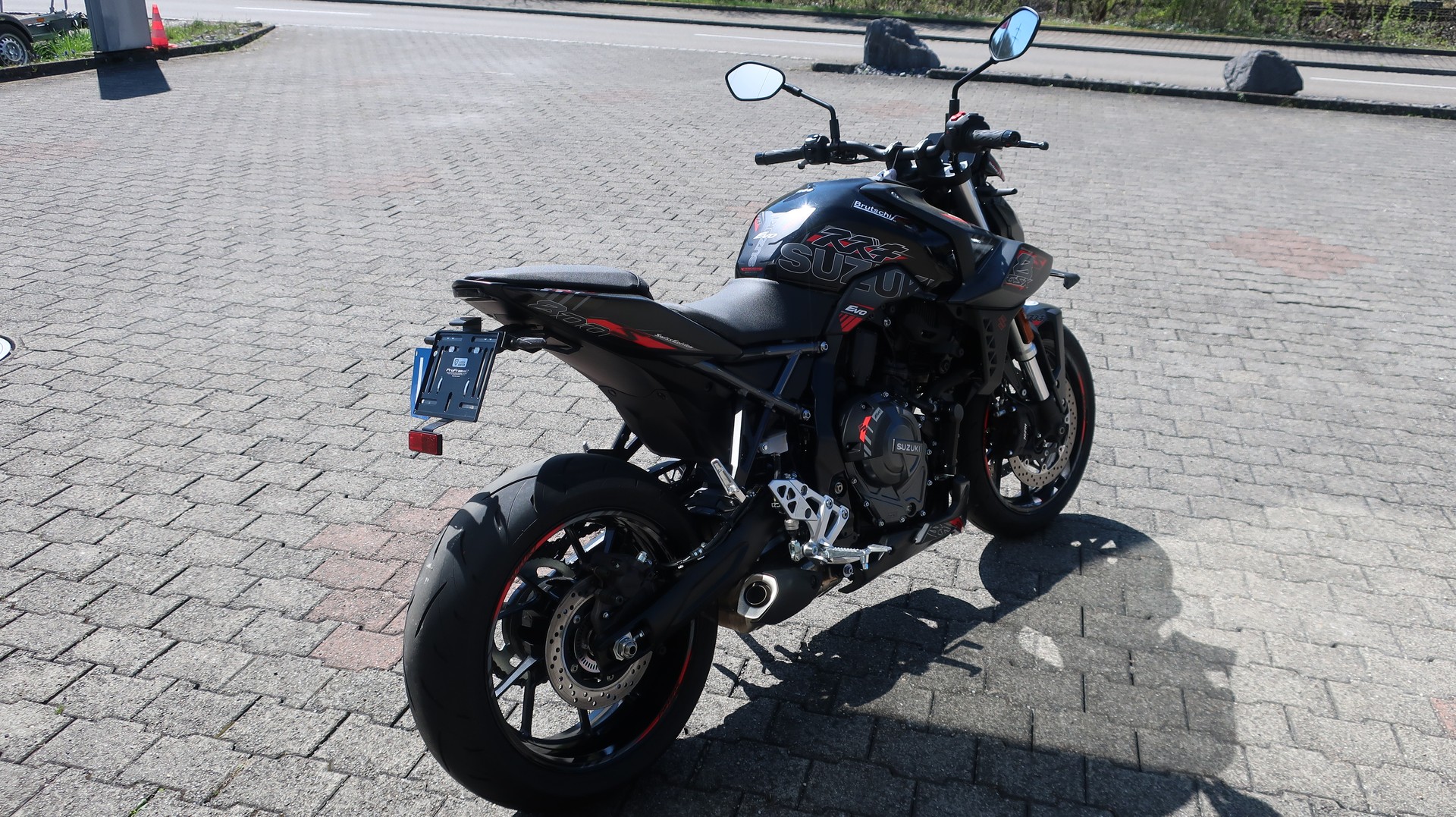 SUZUKI GSX 8 S EVO (35kW)-showroom-element-2