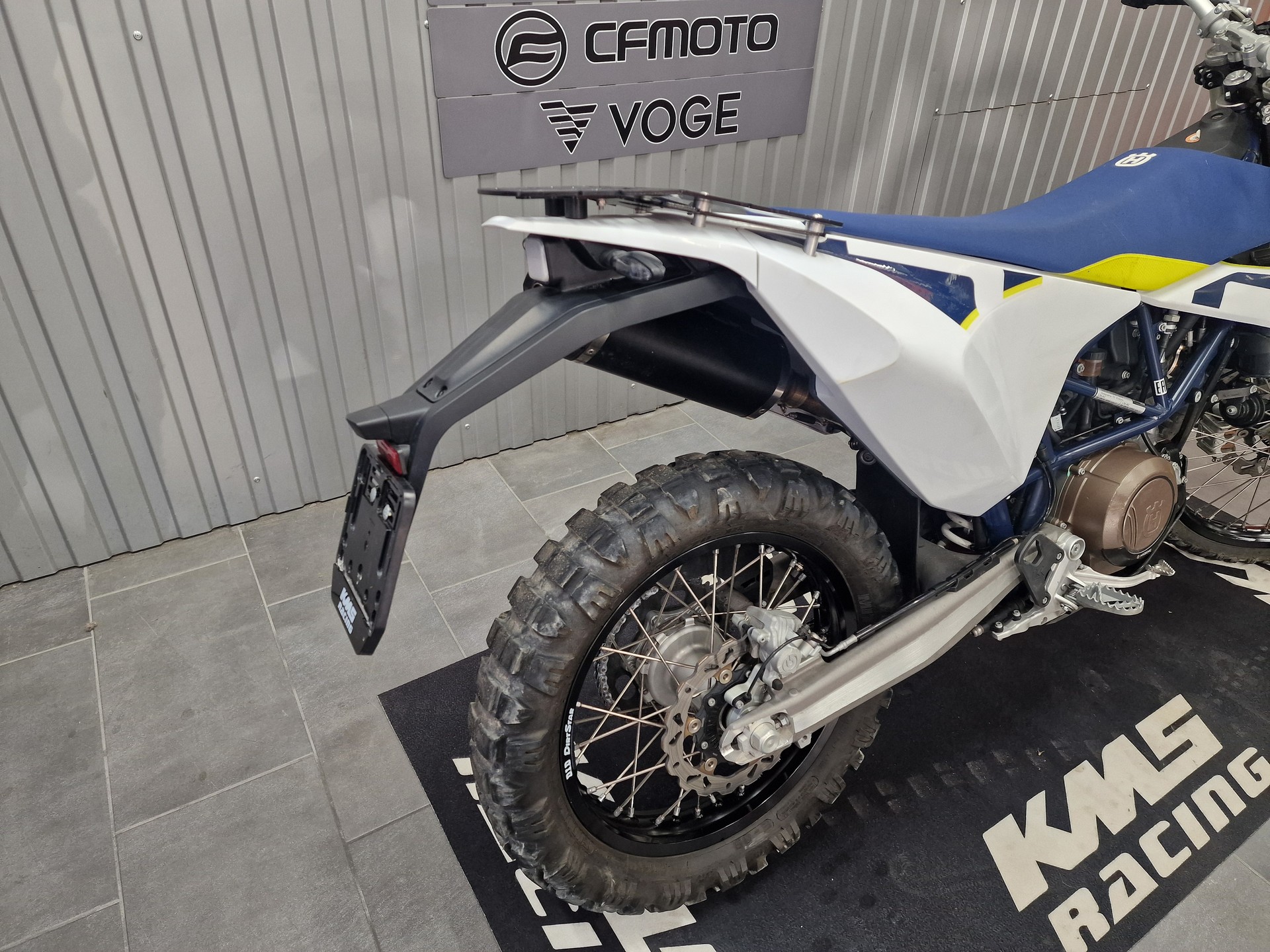 HUSQVARNA 701 Enduro-showroom-element-3