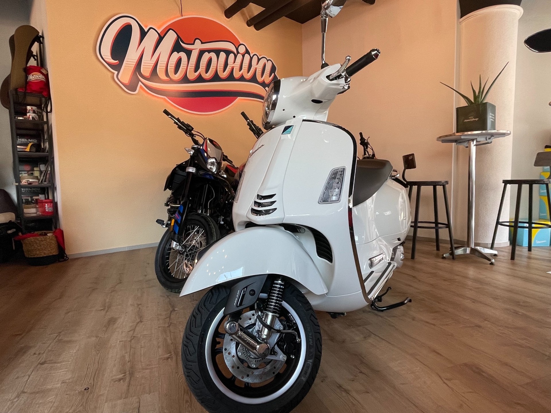 PIAGGIO Vespa GTS 125 Super ABS