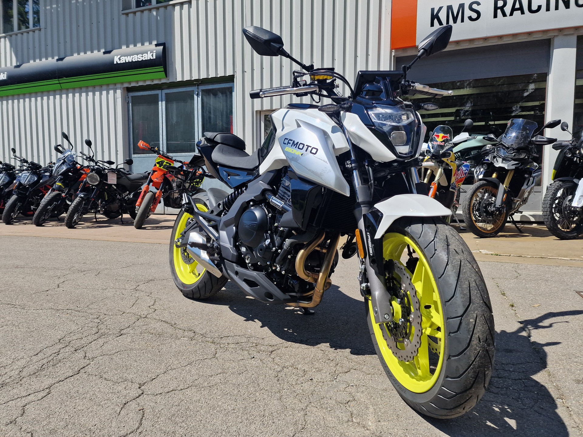CF MOTO 650NK-showroom-element-1