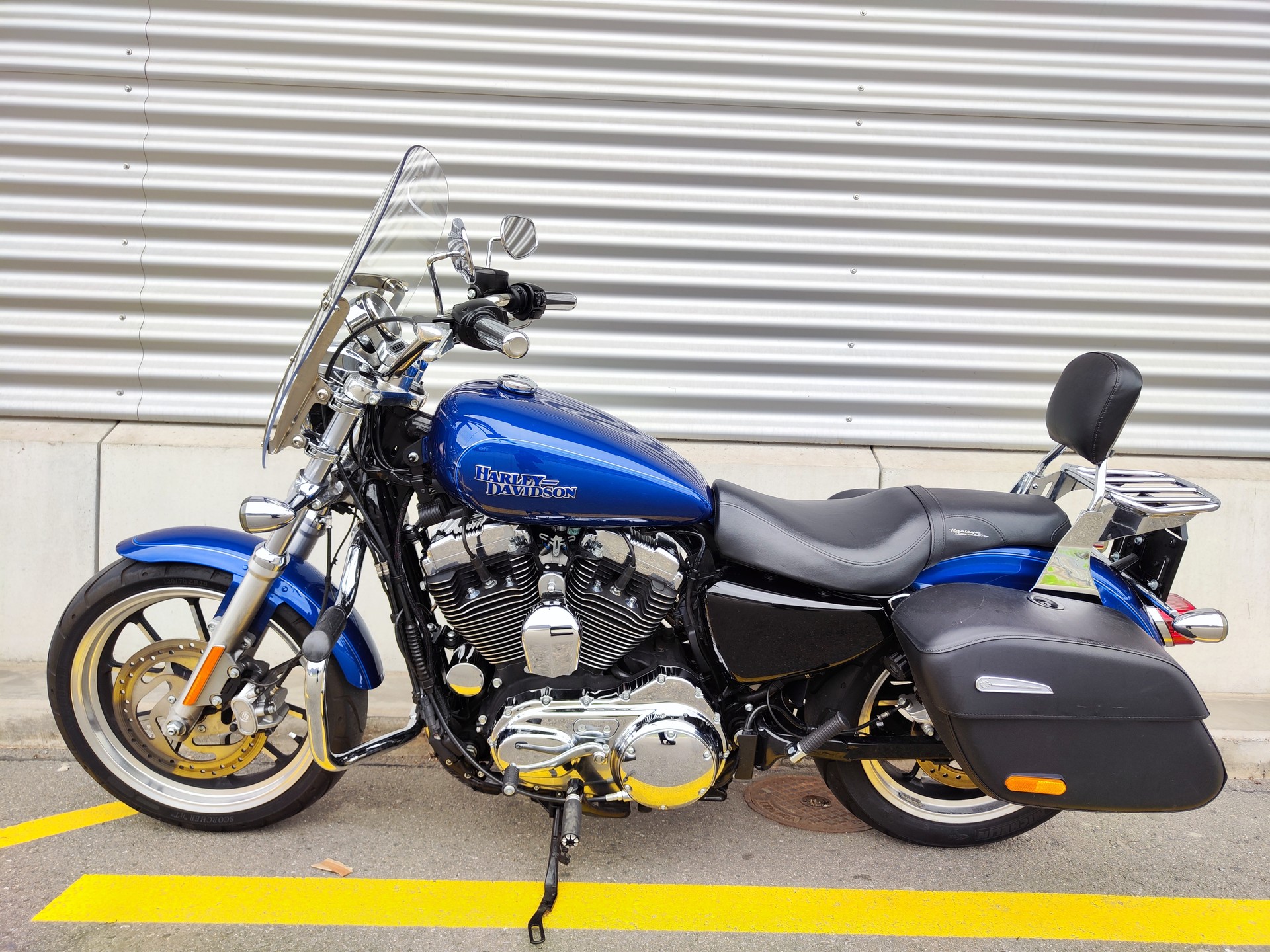 HARLEY-DAVIDSON XL 1200 T Super Low ABS-showroom-element-1