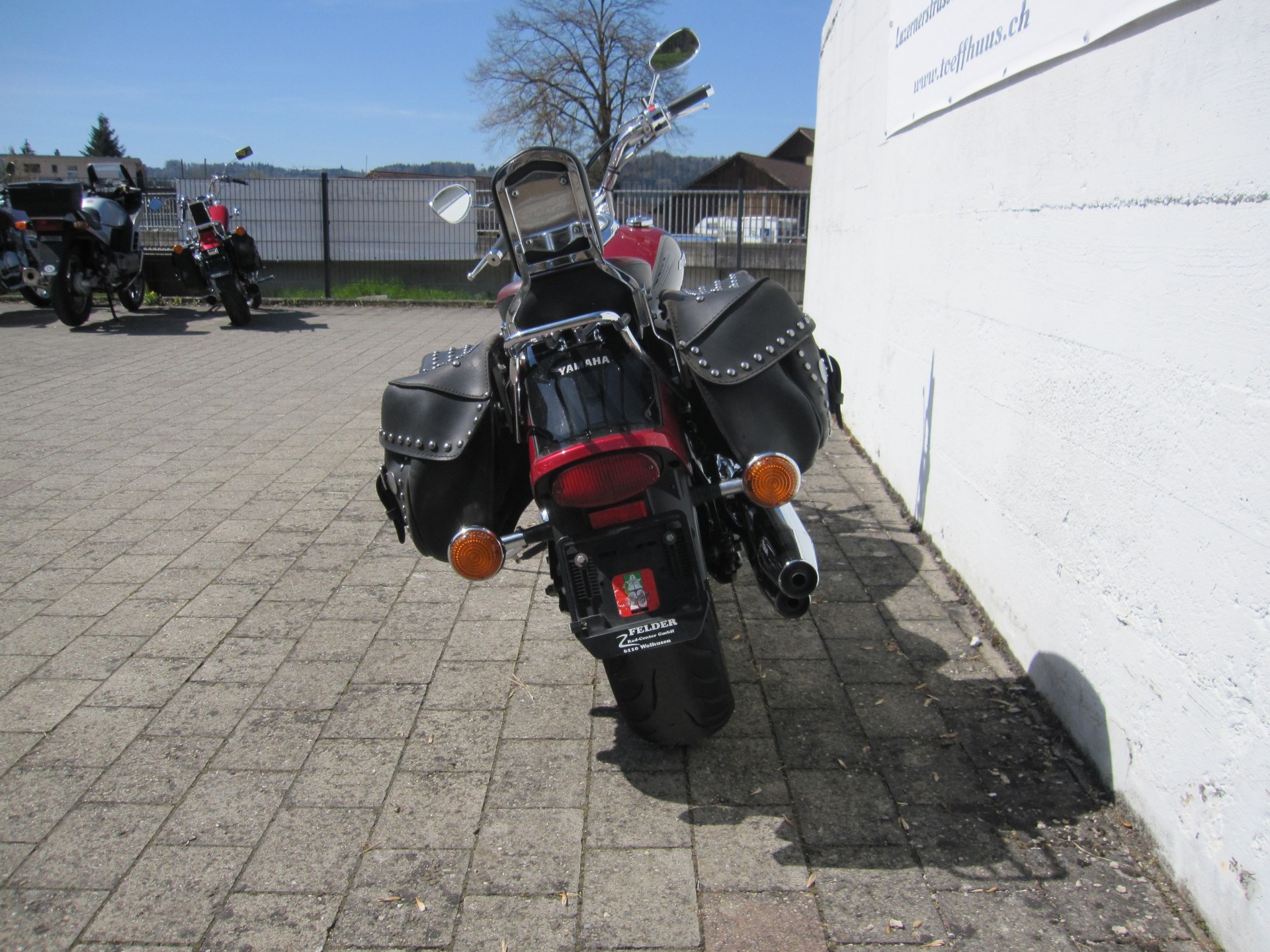 YAMAHA XVS 1100-showroom-element-2
