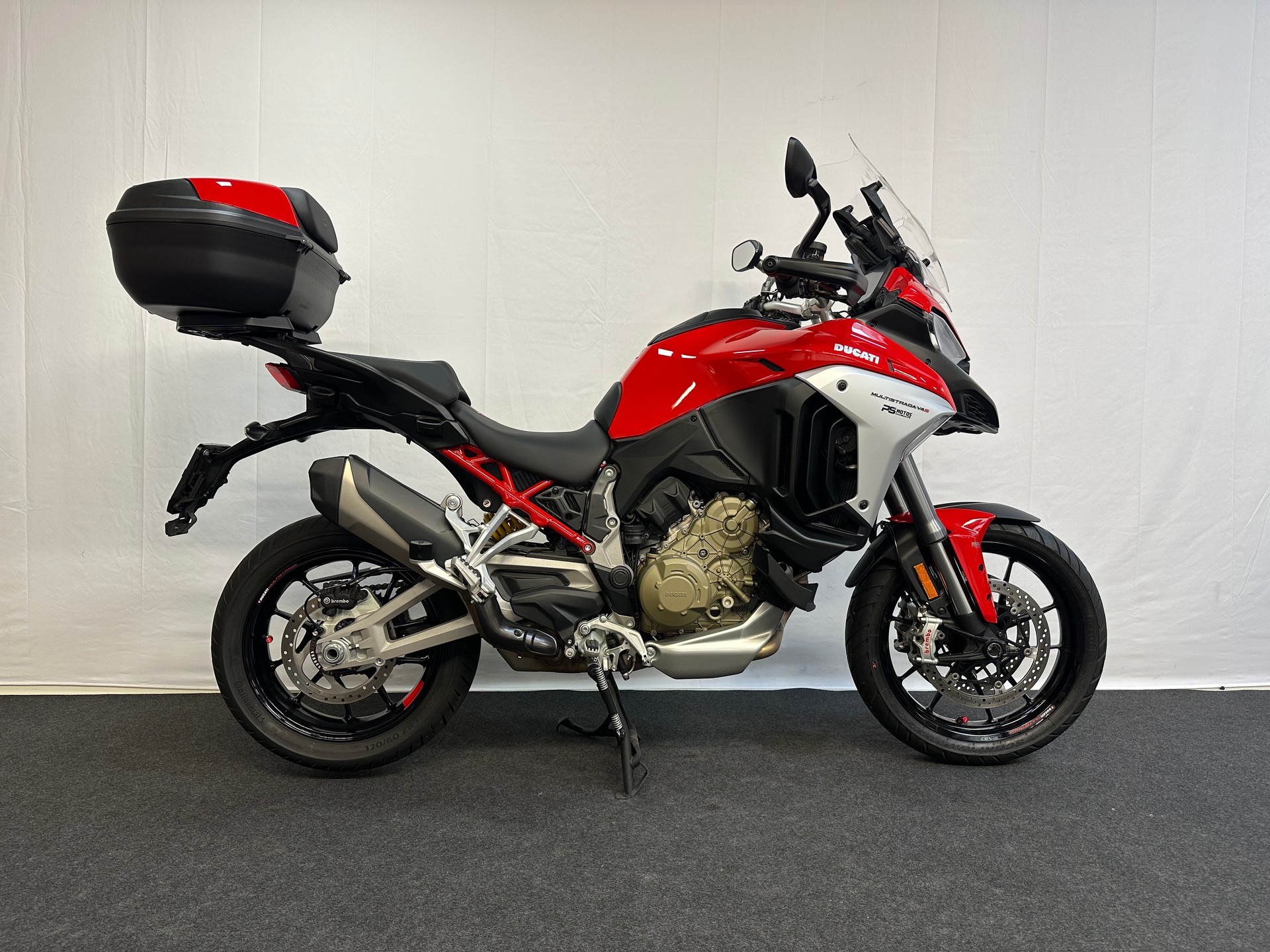 DUCATI Multistrada V4 S Travel & Radar-showroom-element-1