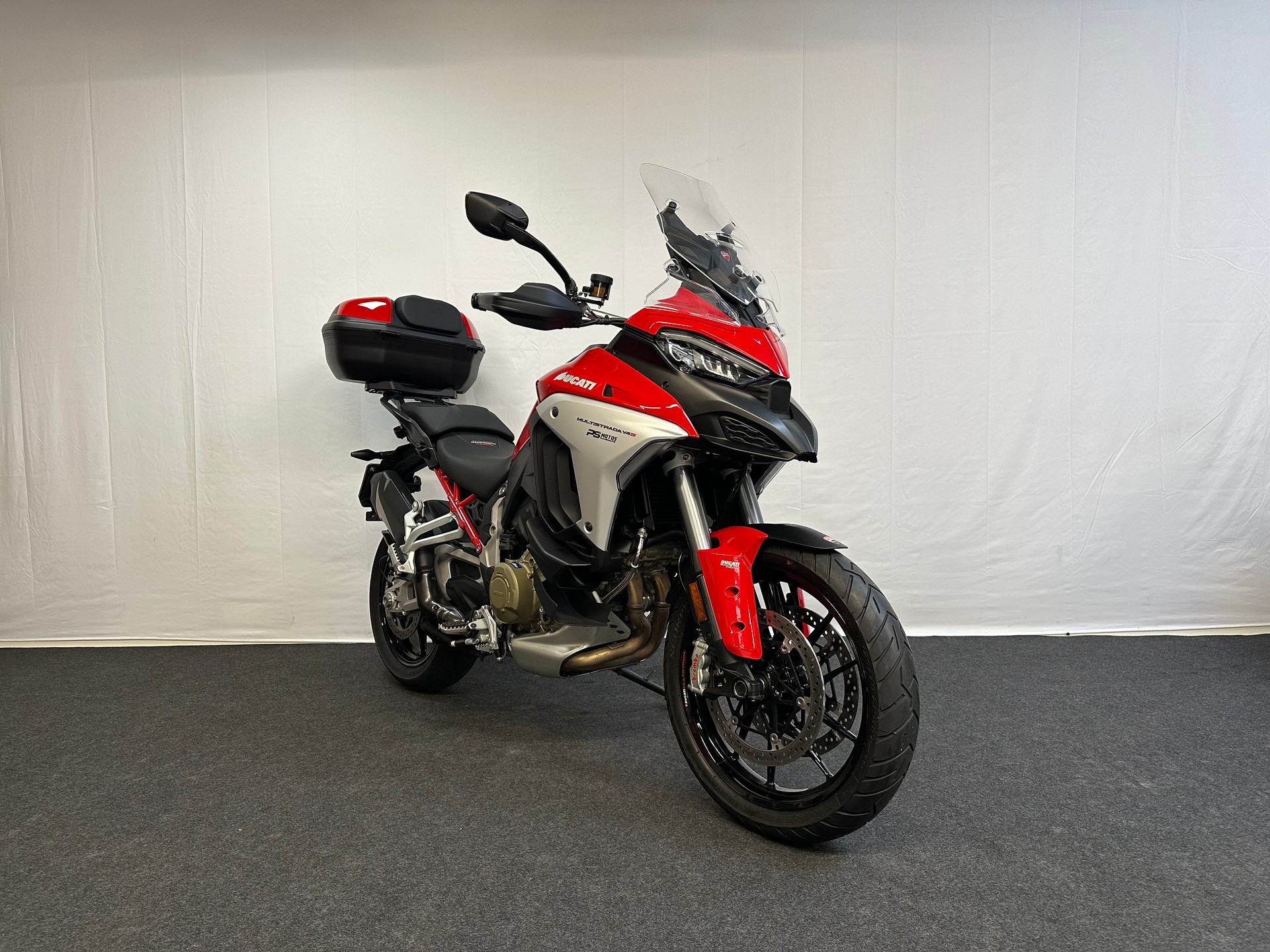 DUCATI Multistrada V4 S Travel & Radar-showroom-element-2