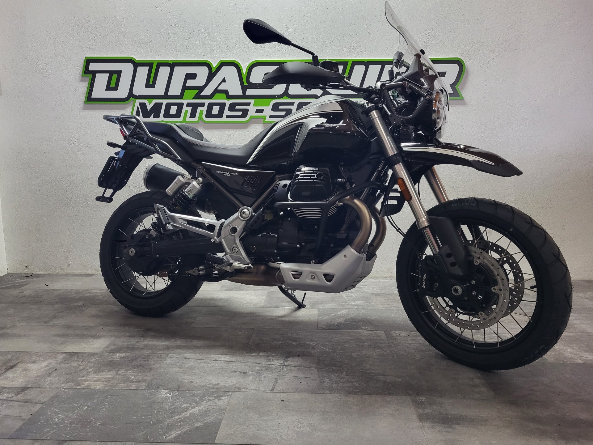 MOTO GUZZI V85 TT Gardia d Onore / 56kw ou 35kw-showroom-element-1