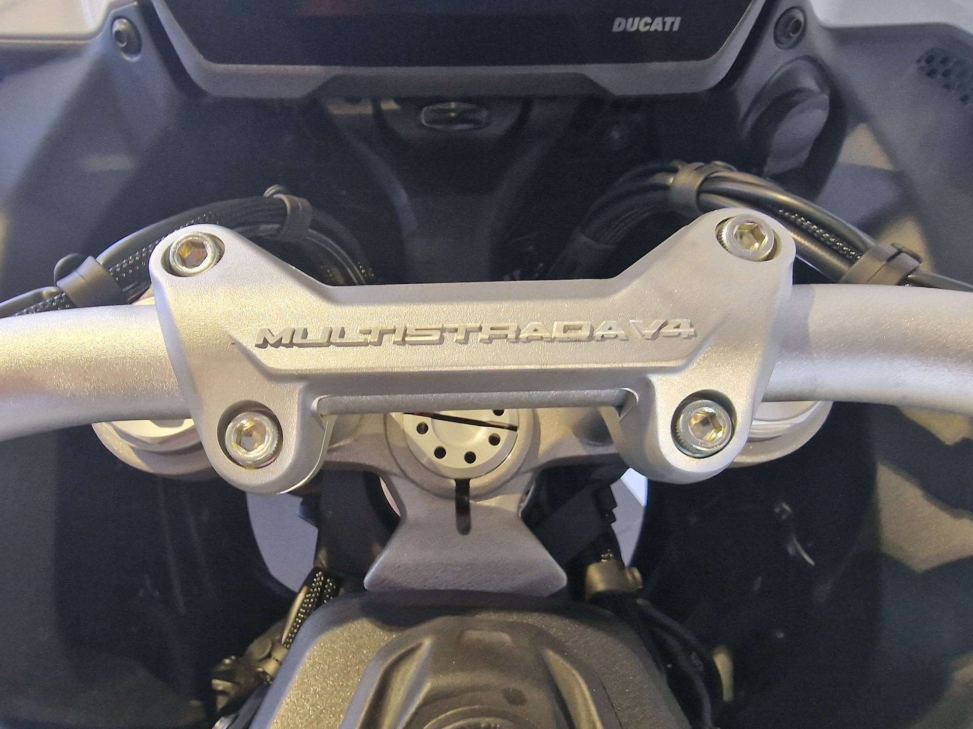 DUCATI Multistrada V4 S Full Speichen Felgen-image-8