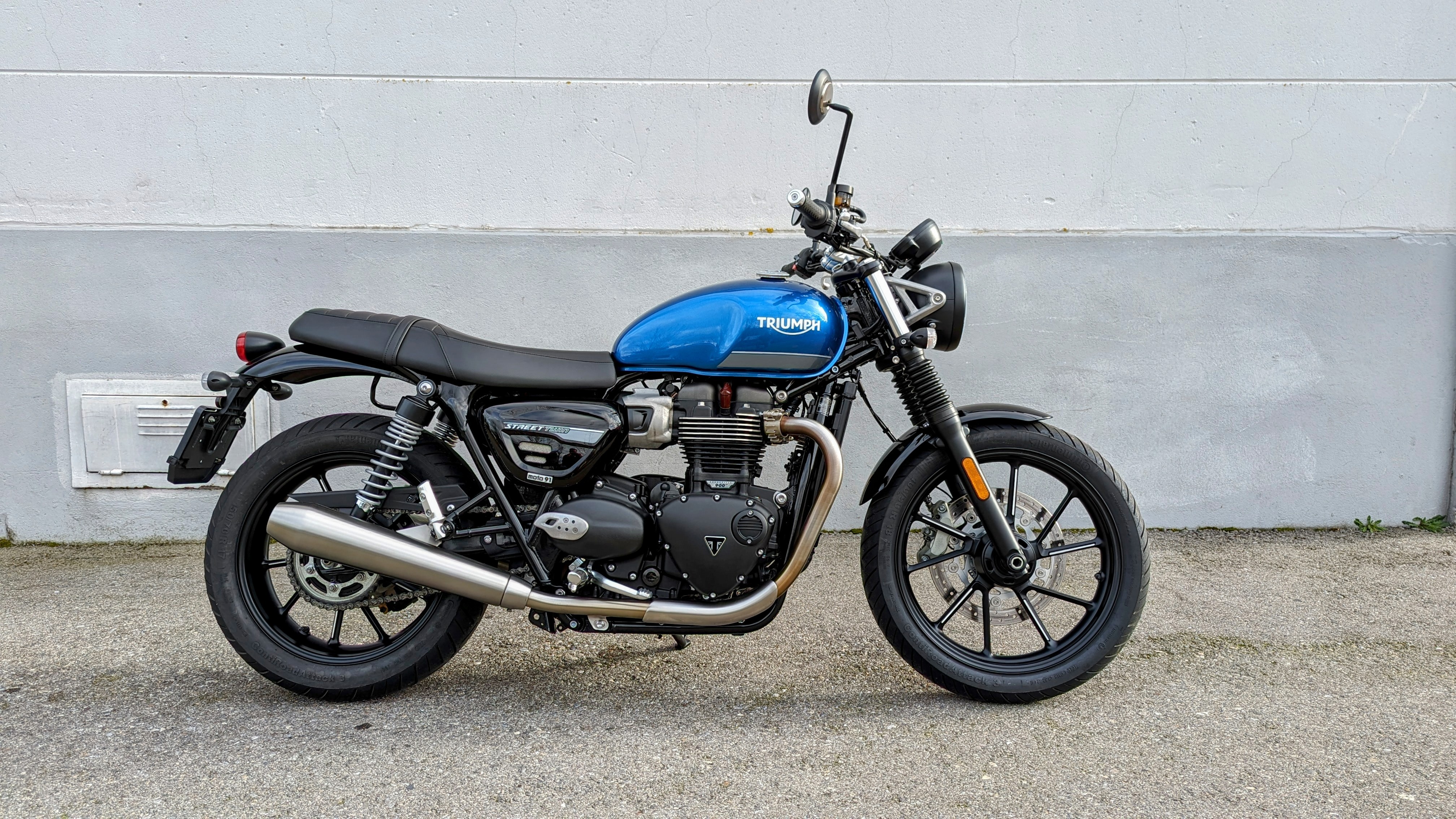 Triumph street deals twin second hand