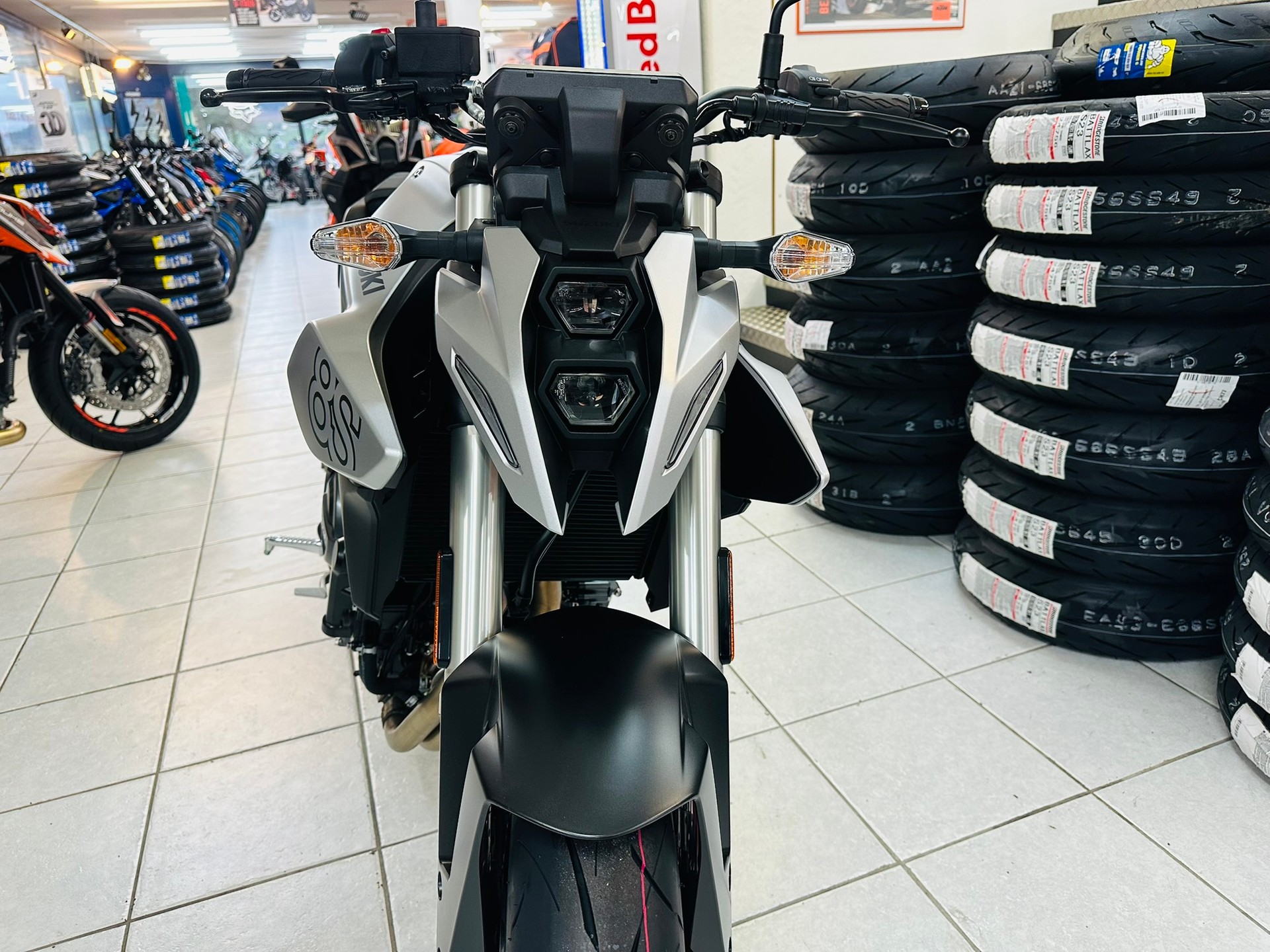 SUZUKI GSX 8 S (35kW)-image-2
